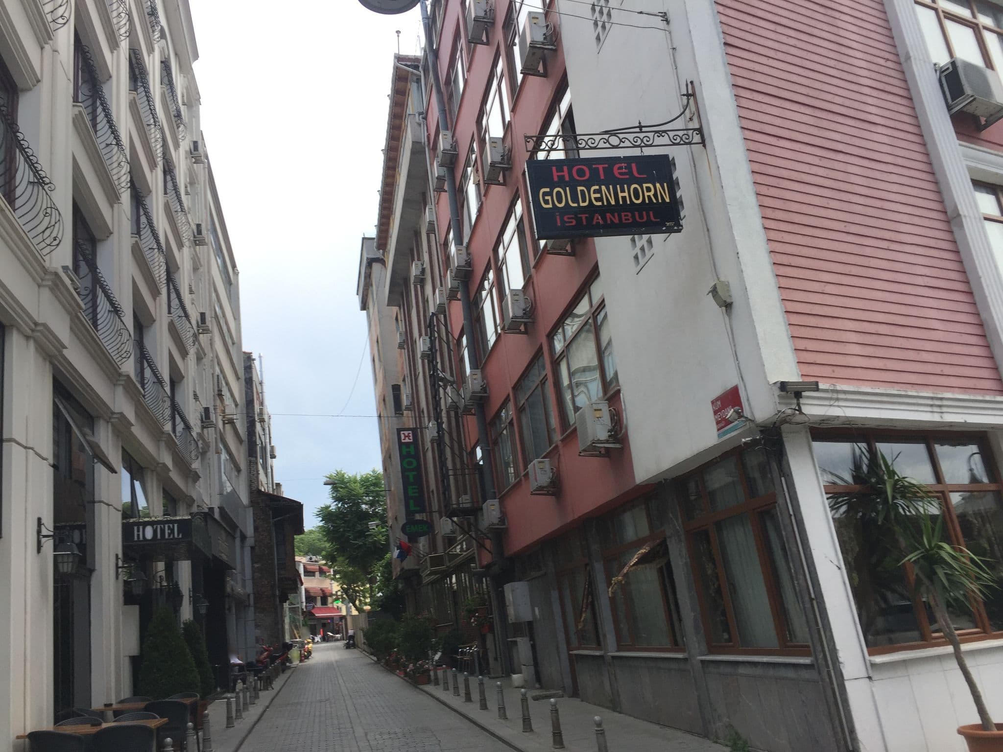Street view near Sayeban Gold, Eminönü