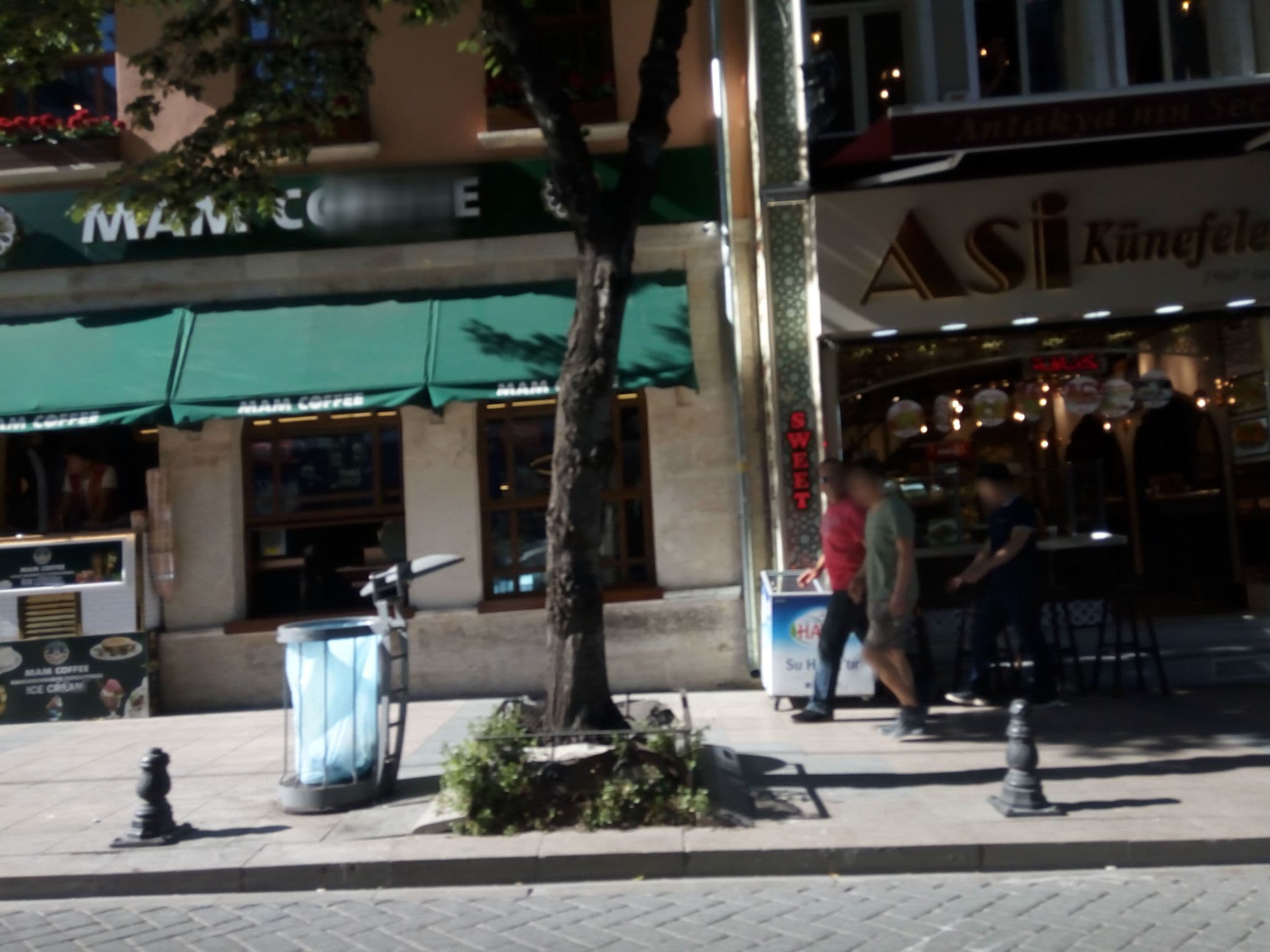 Street view near Old City Hostel, Sultanahmet