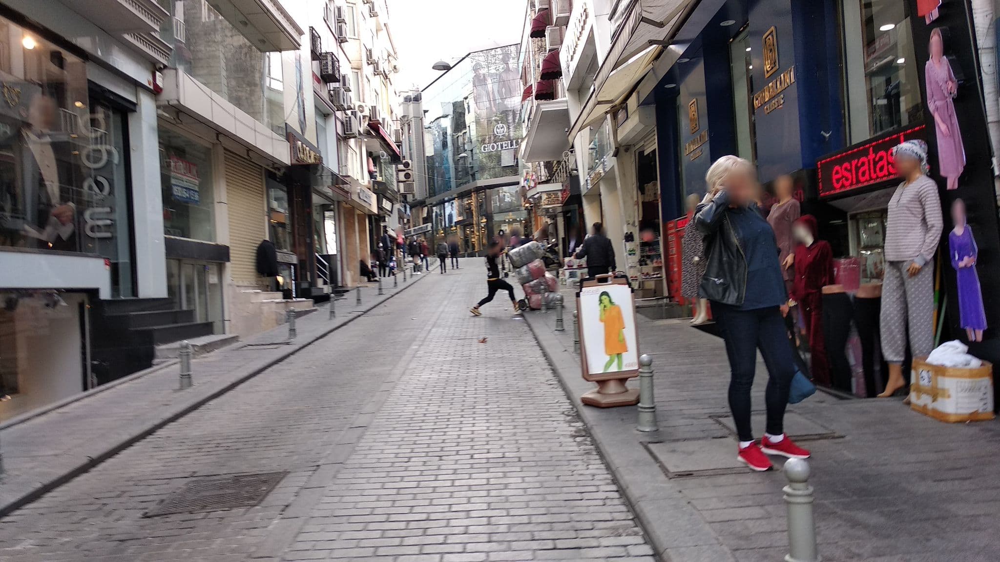 Street view near Hotel Süreyya, Istanbul