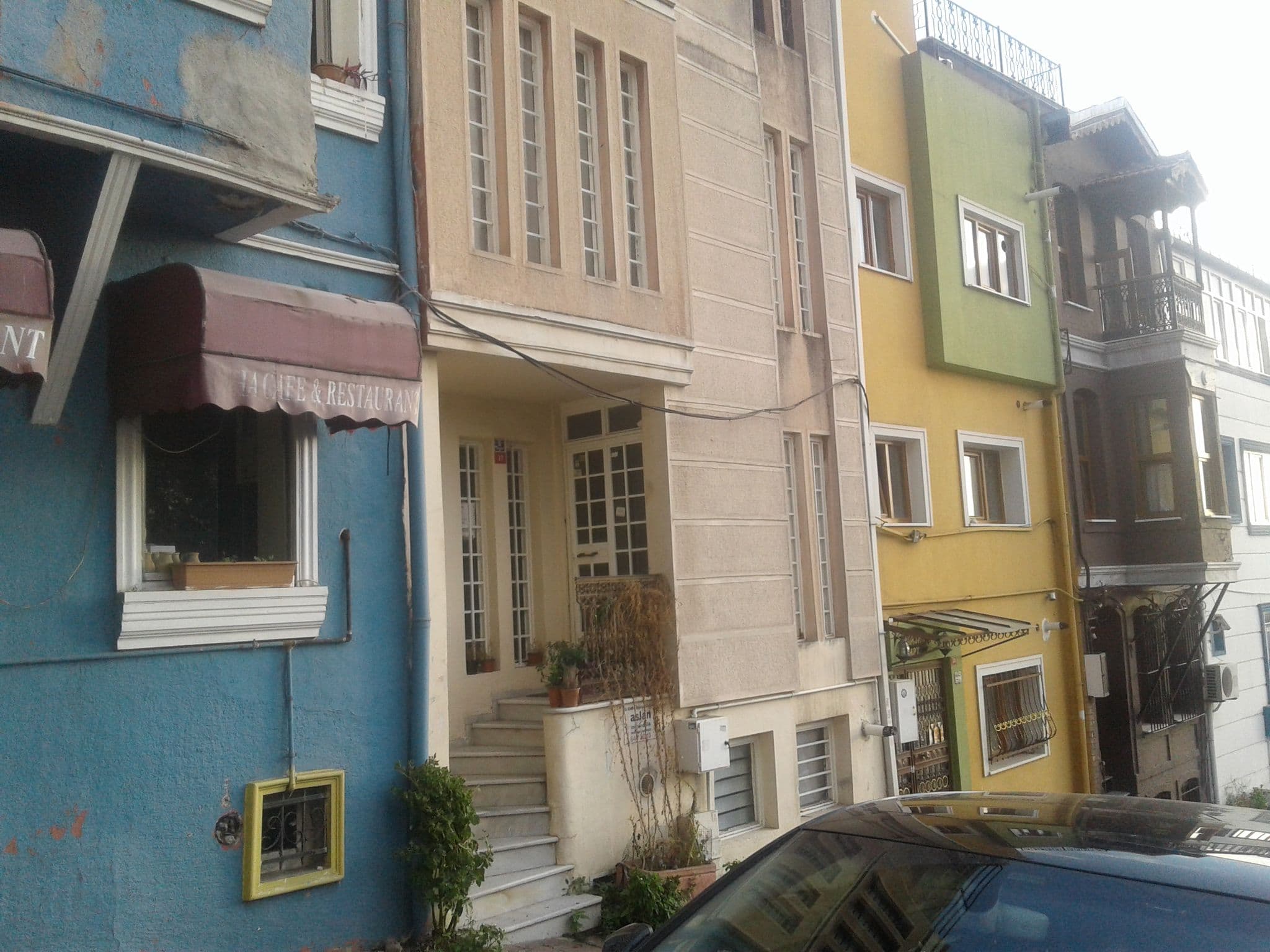 Street view near Stone hotel, Sultanahmet — © hemengul (CC BY-SA · Mapillary)