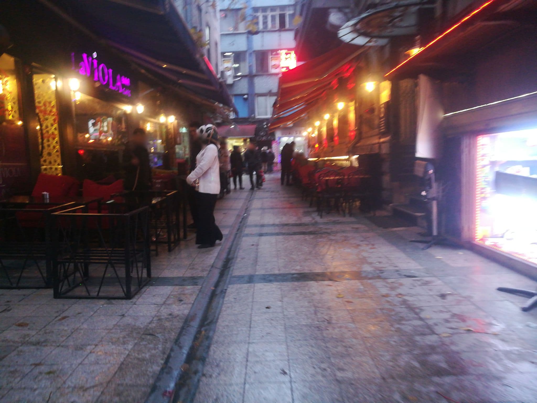 Street view near Alyon Hotel, Eminönü