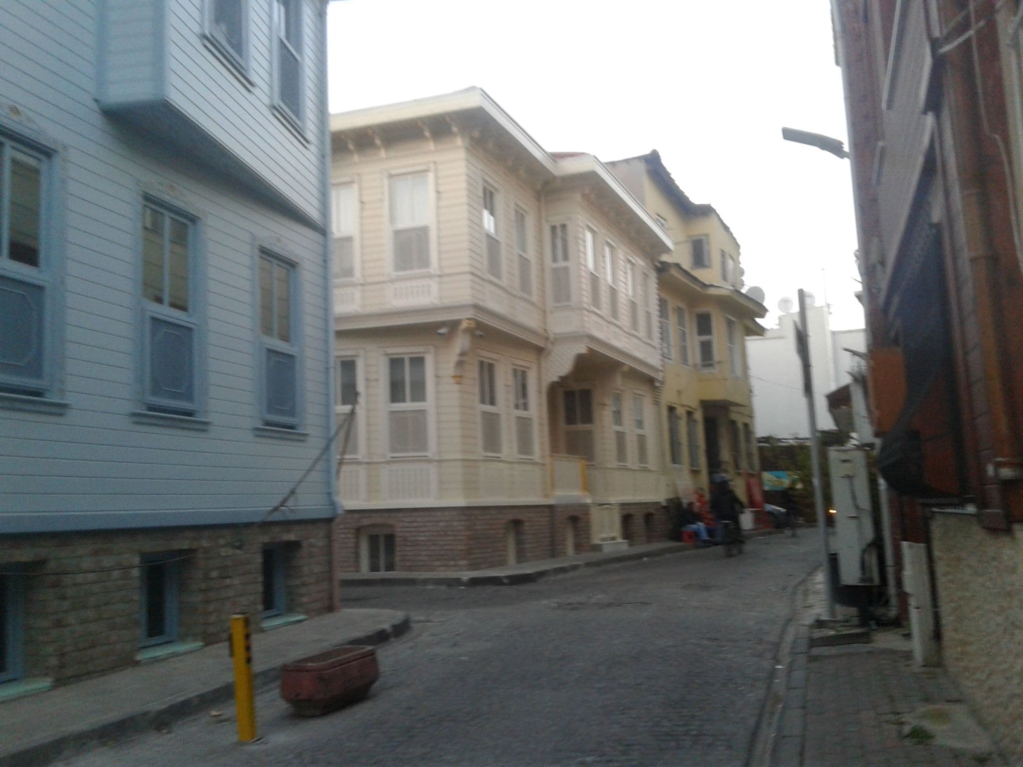 Street view near Magnificent Hotel, Sultanahmet — © hemengul (CC BY-SA · Mapillary)