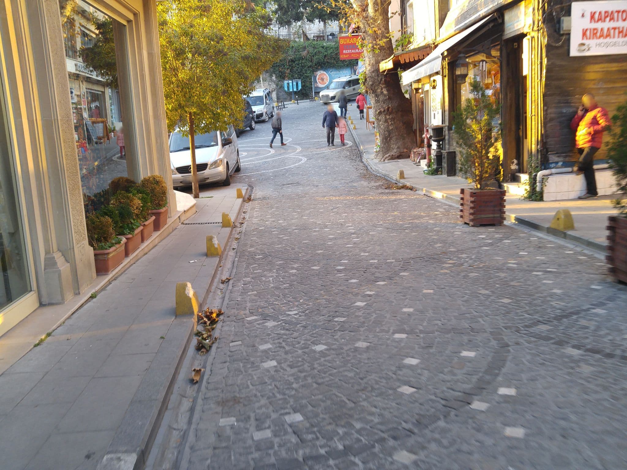 Street view near Yunus Emre Hotel, Sultanahmet