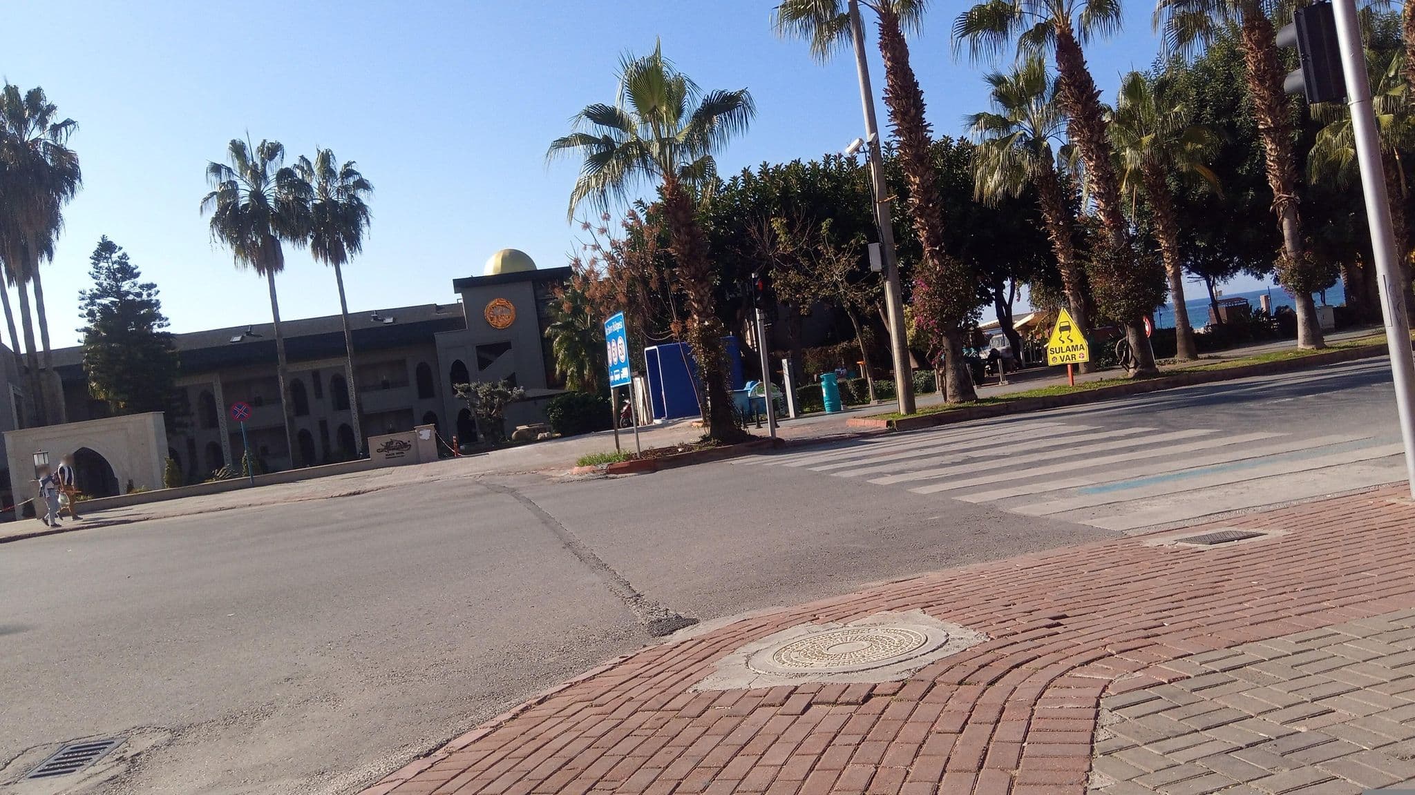 Street view near Anjeliq Hotel, Alanya — © shoorick (CC BY-SA · Mapillary)