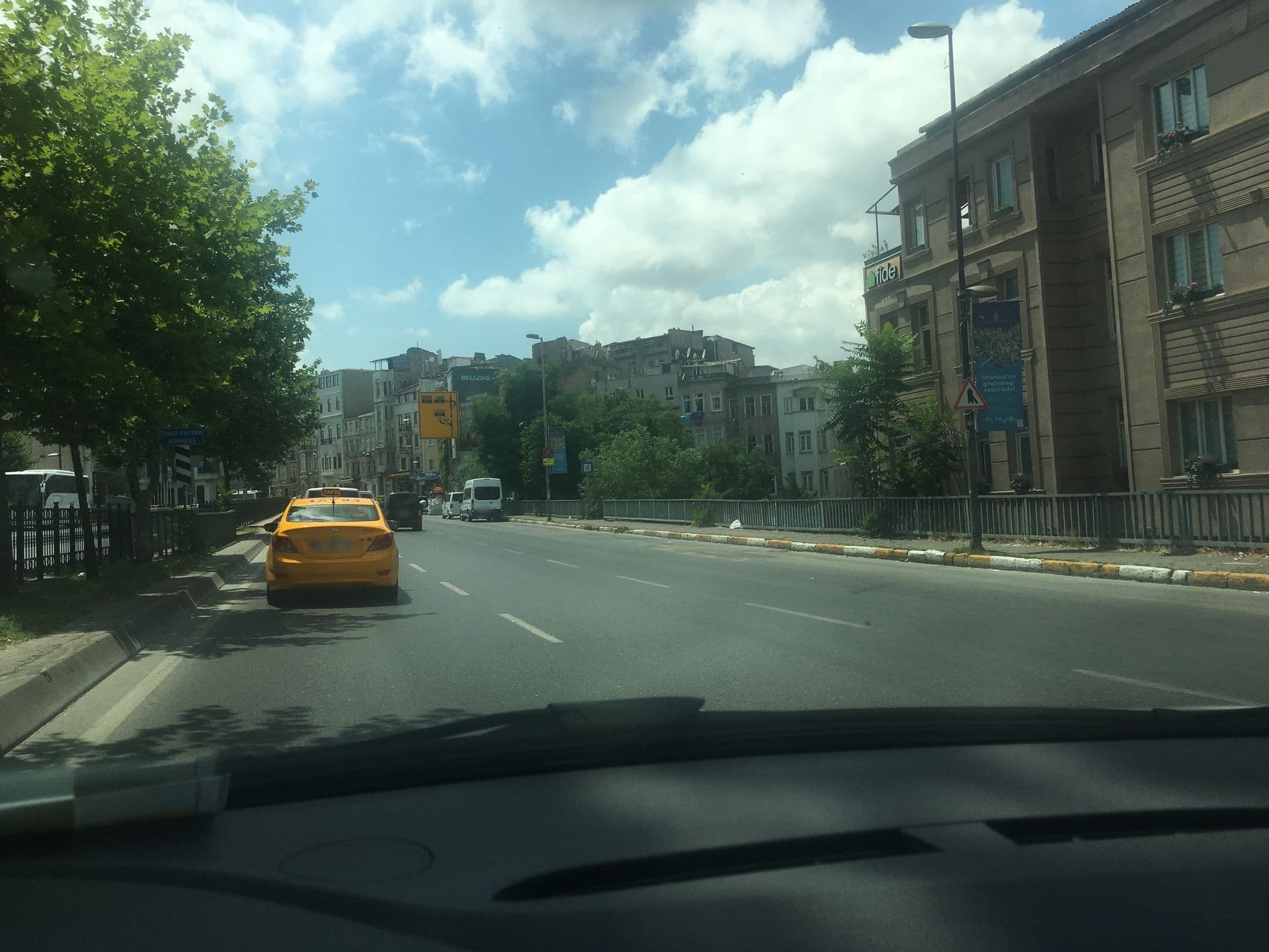 Street view near The Golden Pera’s Hotel, Eminönü