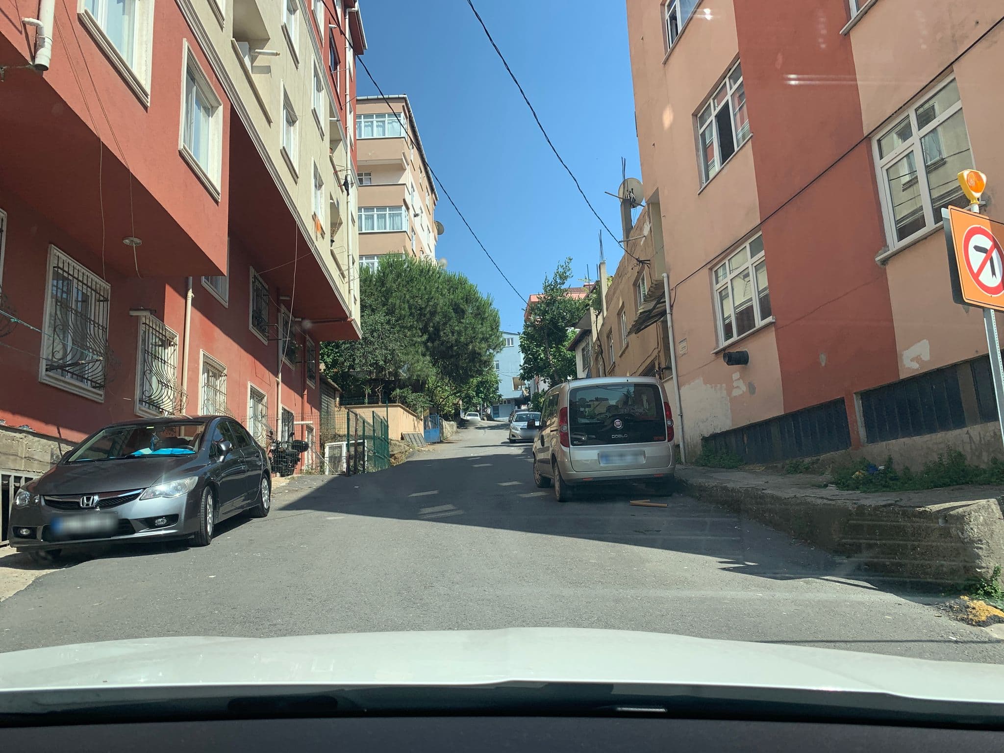 Street view near Kömür Malikánesi, Sultanbeyli — © cihan10 (CC BY-SA · Mapillary)