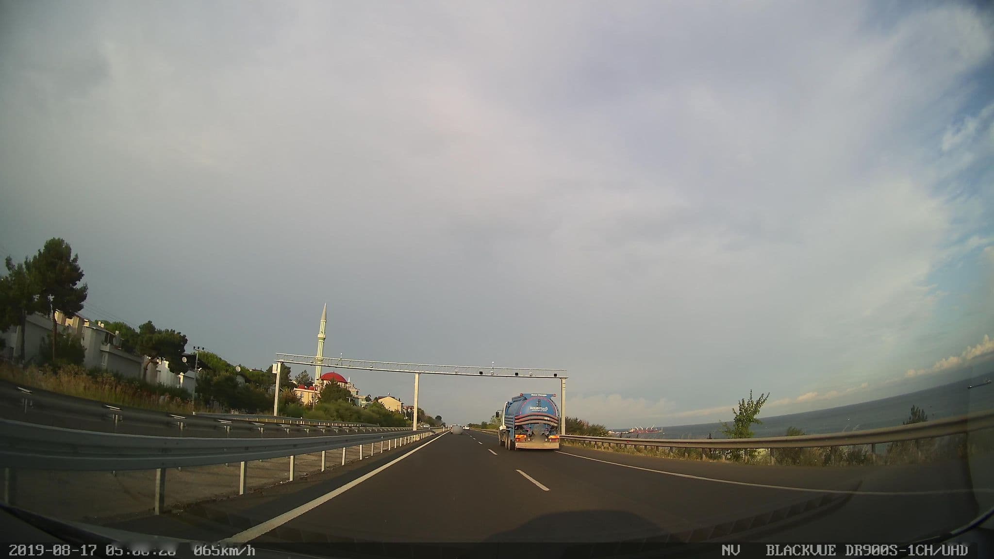 Street view near Saklı Koy Camping, Marmara Ereğlisi — © yercizenler (CC BY-SA · Mapillary)