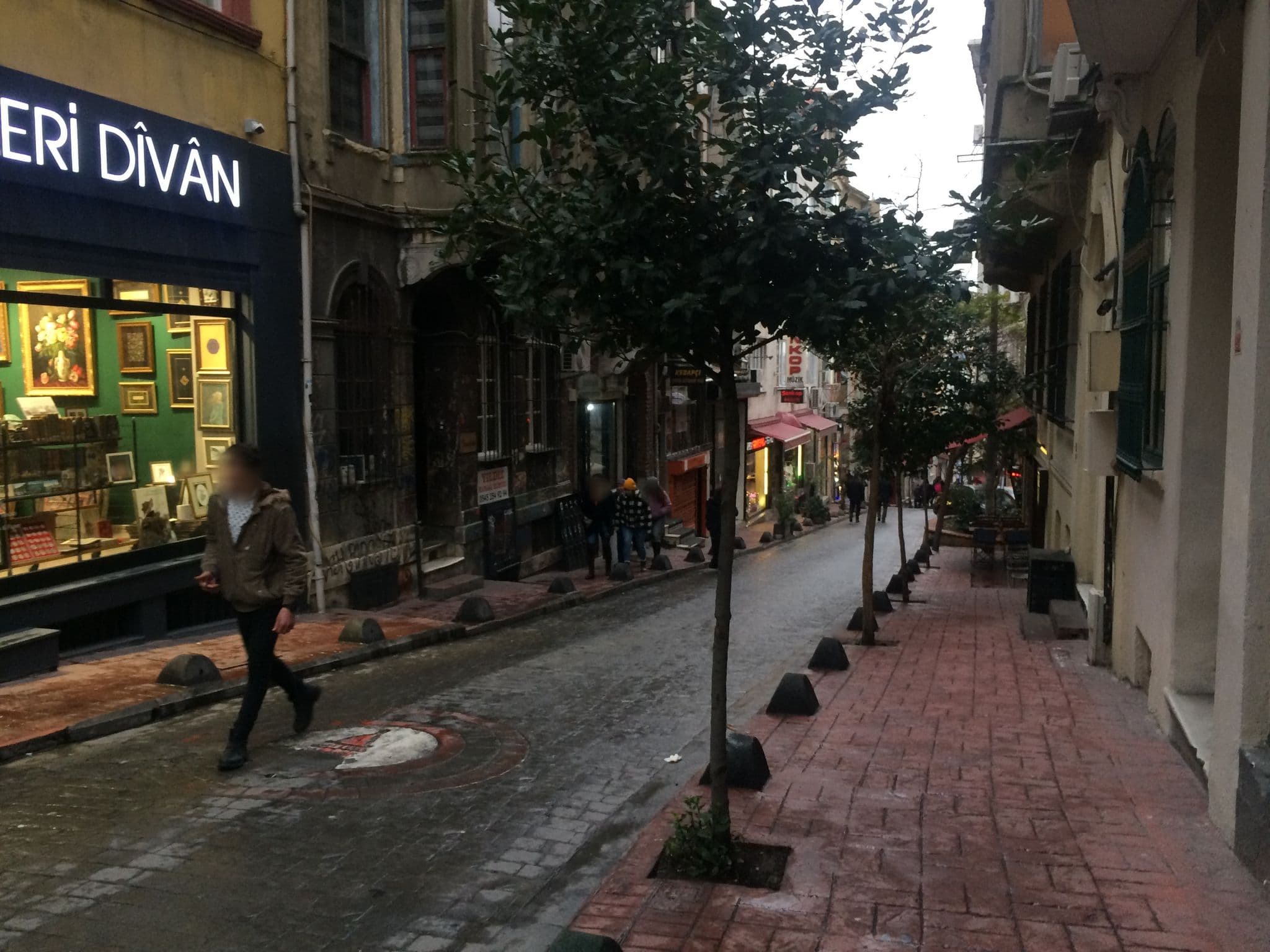 Street view near Hostel le Banc, Eminönü