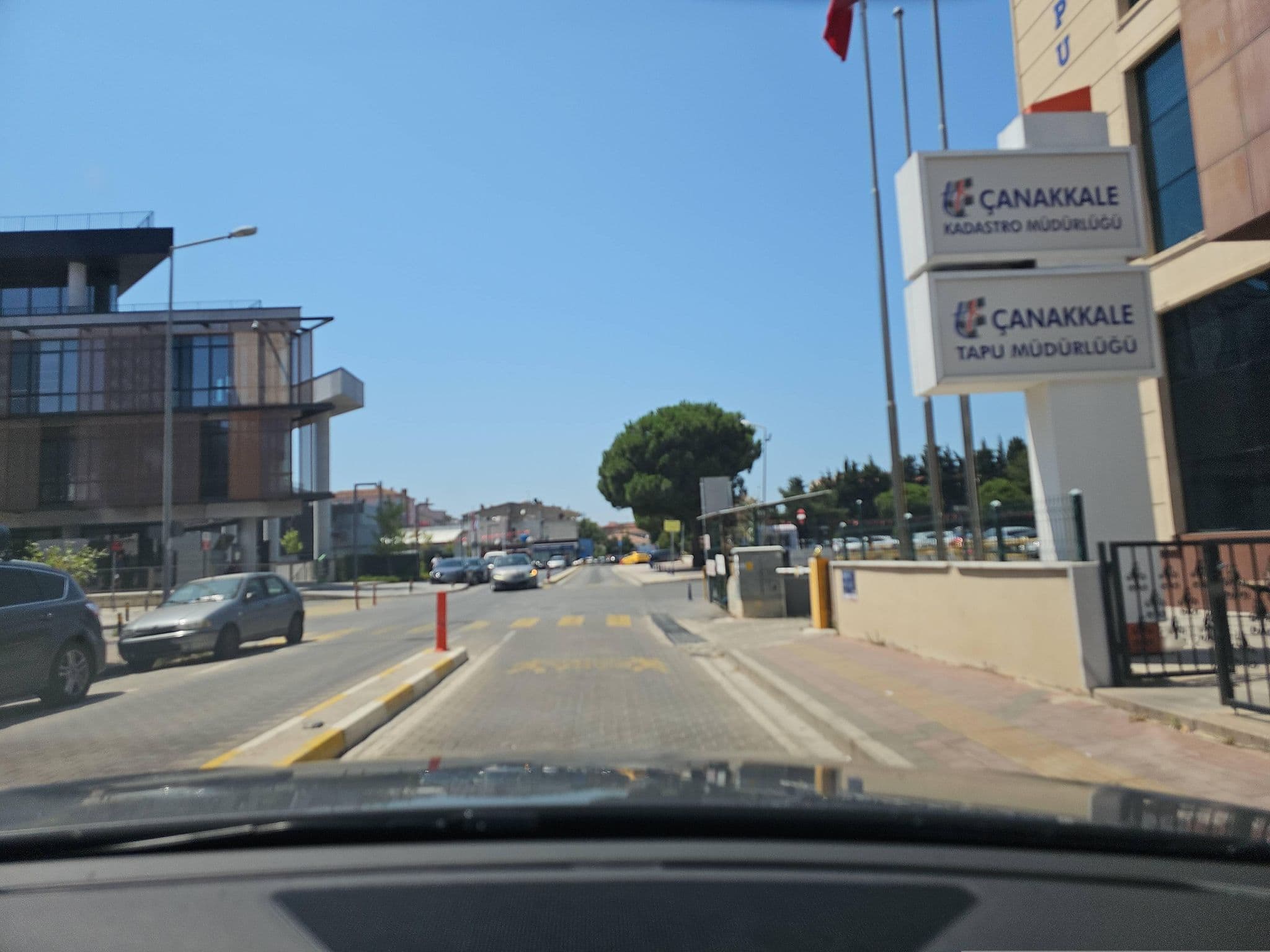 Street view near Ayberk Pansiyon, Çanakkale — © observer17 (CC BY-SA · Mapillary)