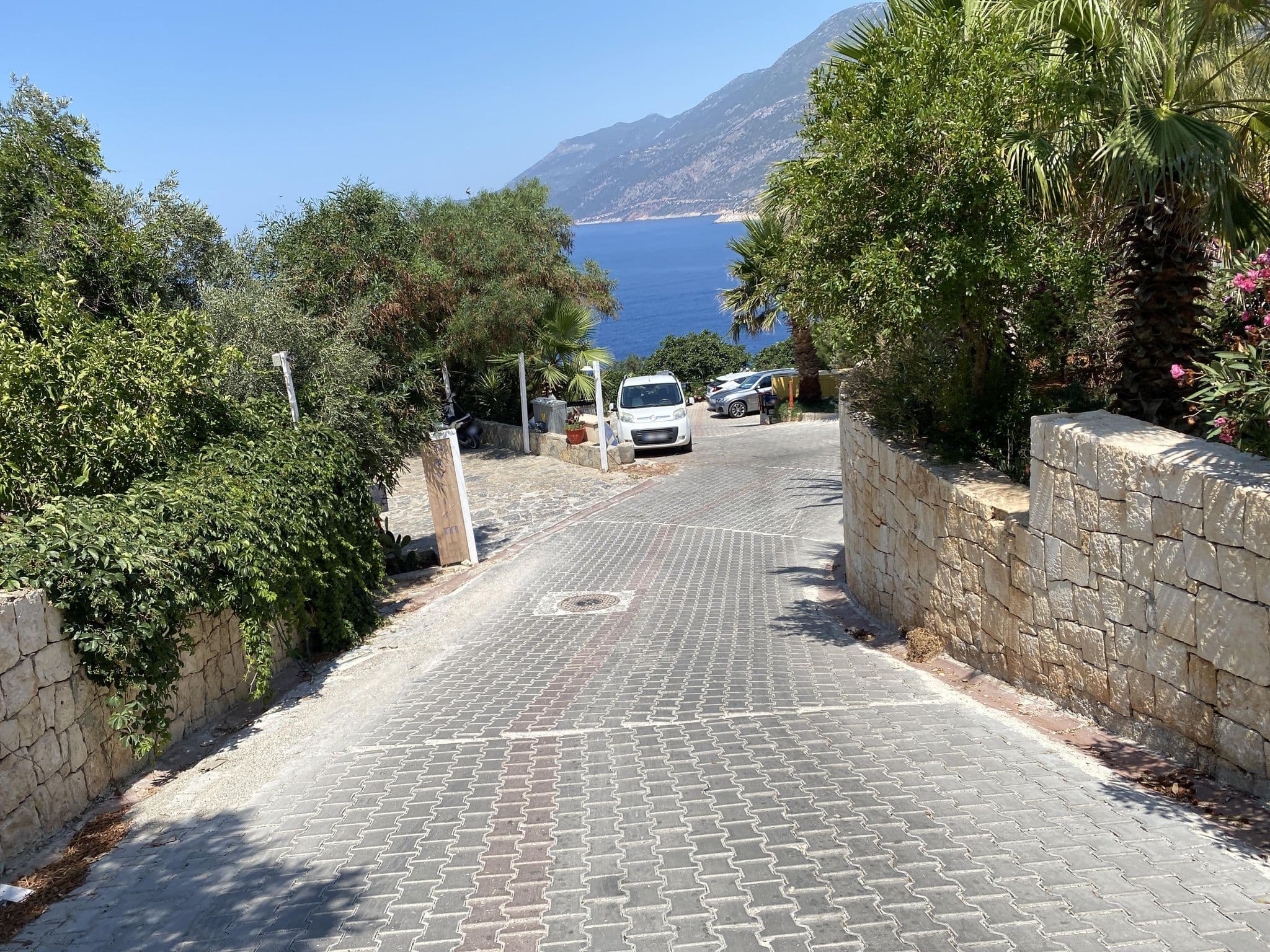 Street view near Mavilim Otel, Kaş — © asturksever (CC BY-SA · Mapillary)
