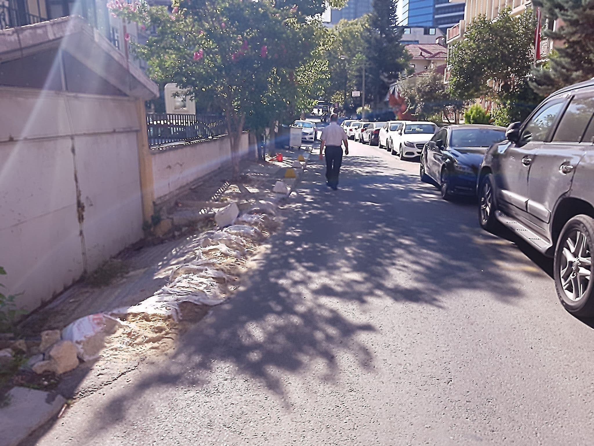 Street view near Febor Park İstanbul Levent Hotel, Levent — © celikyay (CC BY-SA · Mapillary)