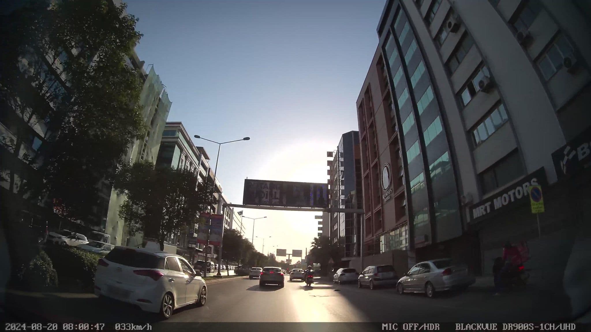Street view near Armis hotel, İzmir — © unen (CC BY-SA · Mapillary)
