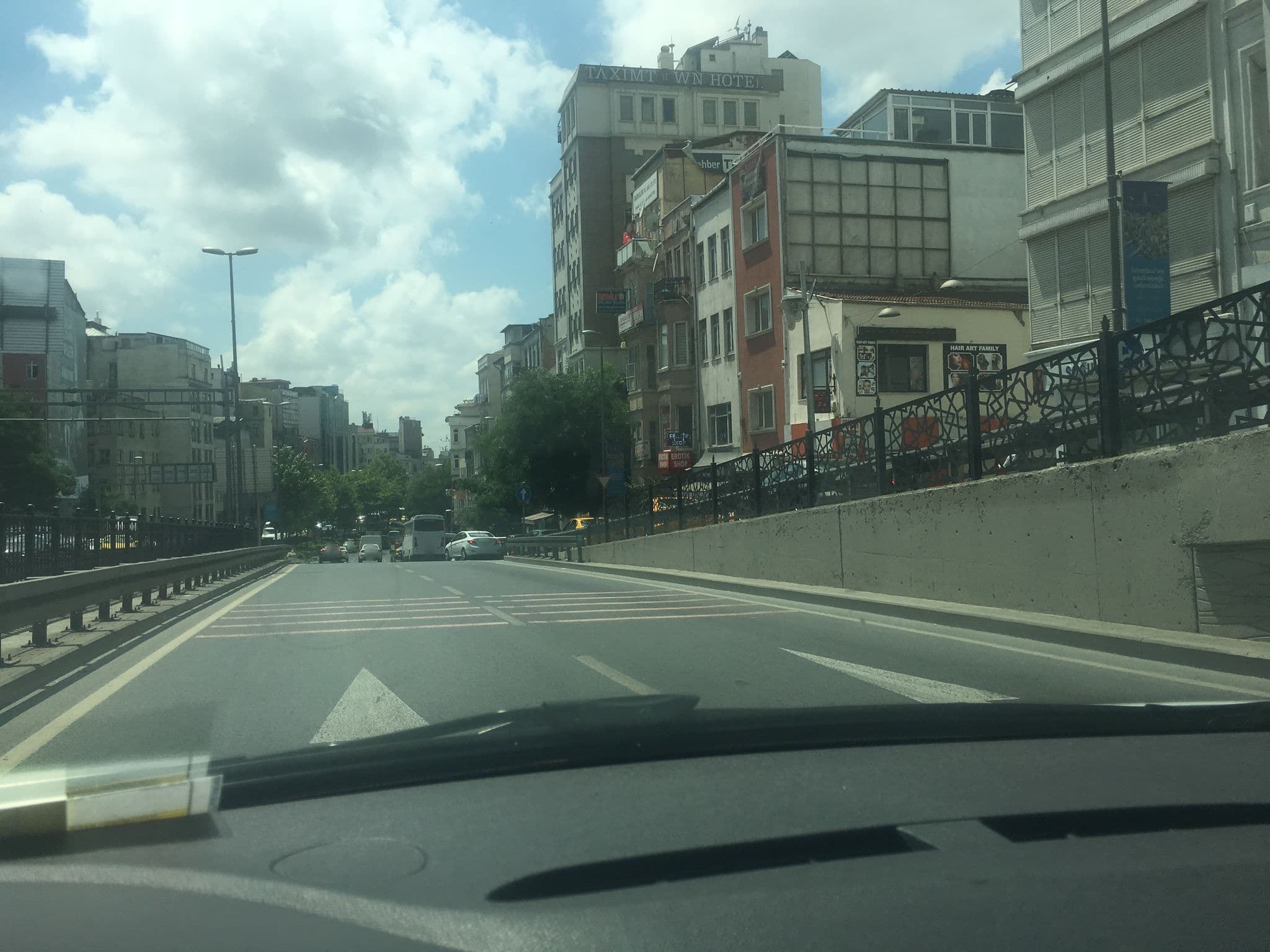 Street view near Cartoon, Eminönü