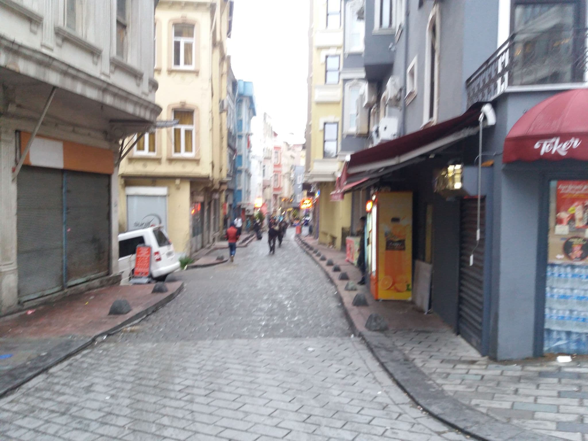 Street view near Senator, Şişli — © asturksever (CC BY-SA · Mapillary)
