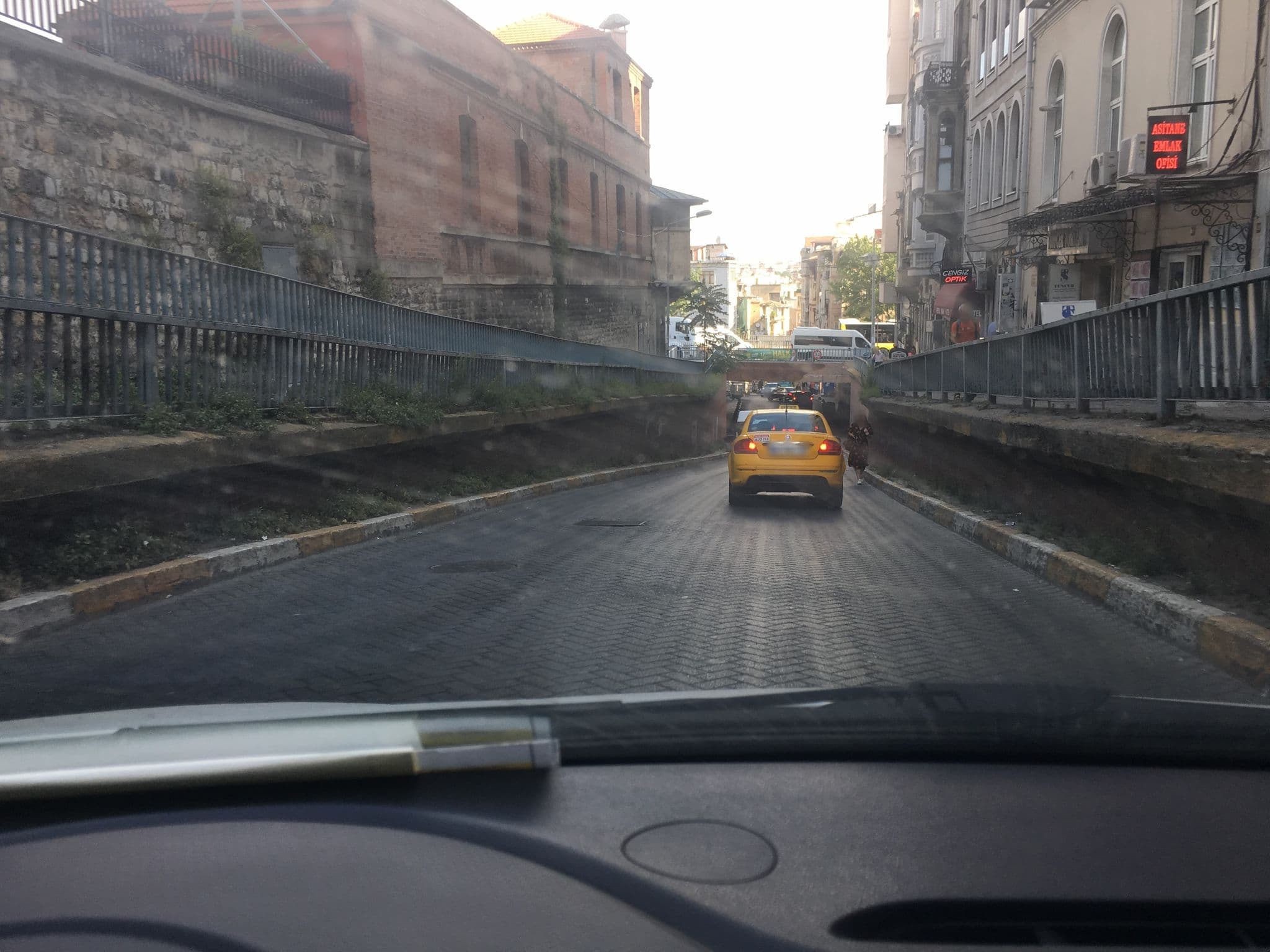 Street view near Peradays, Eminönü