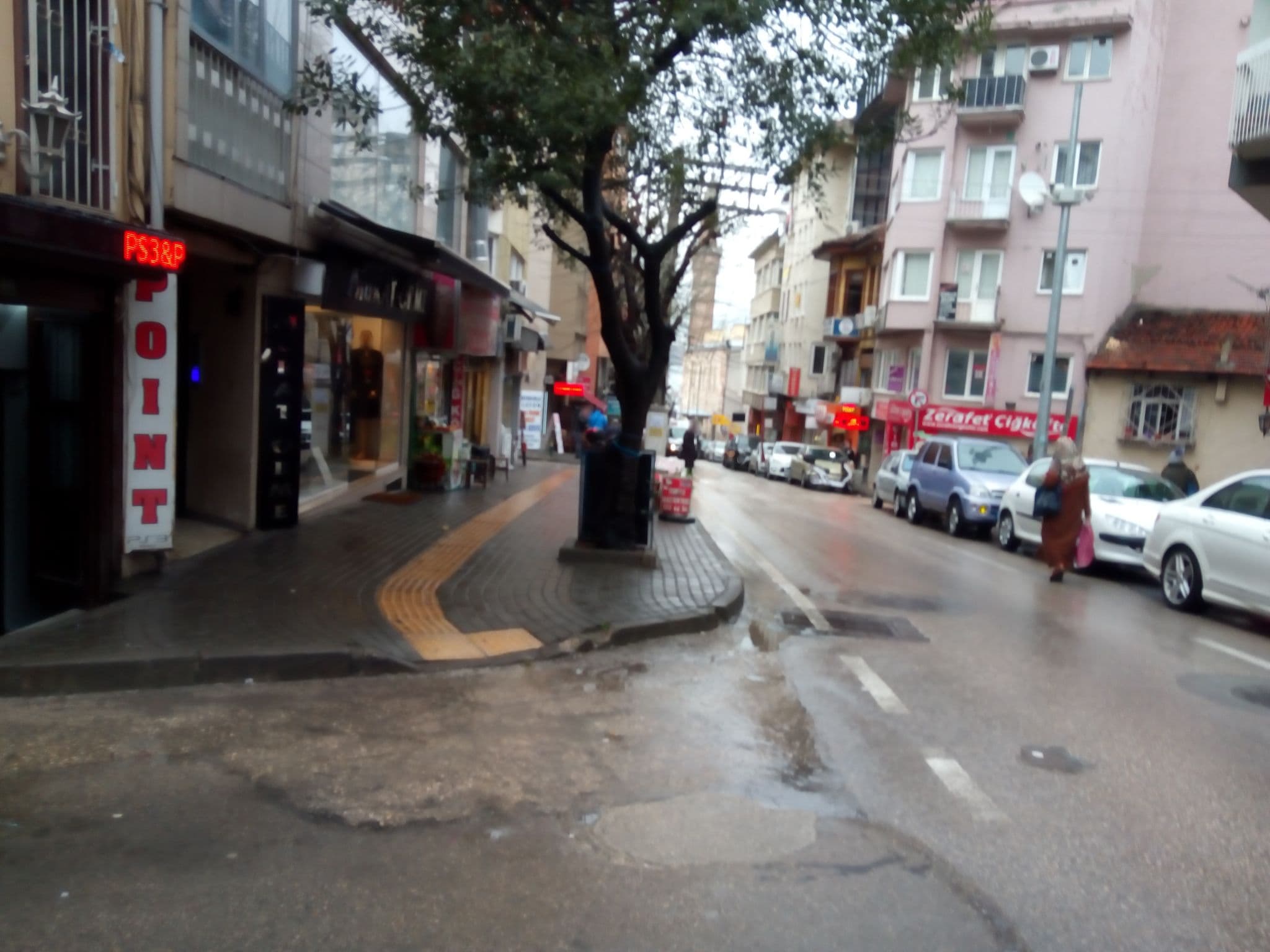 Street view near Lal Otel, Bursa — © asefakcby (CC BY-SA · Mapillary)