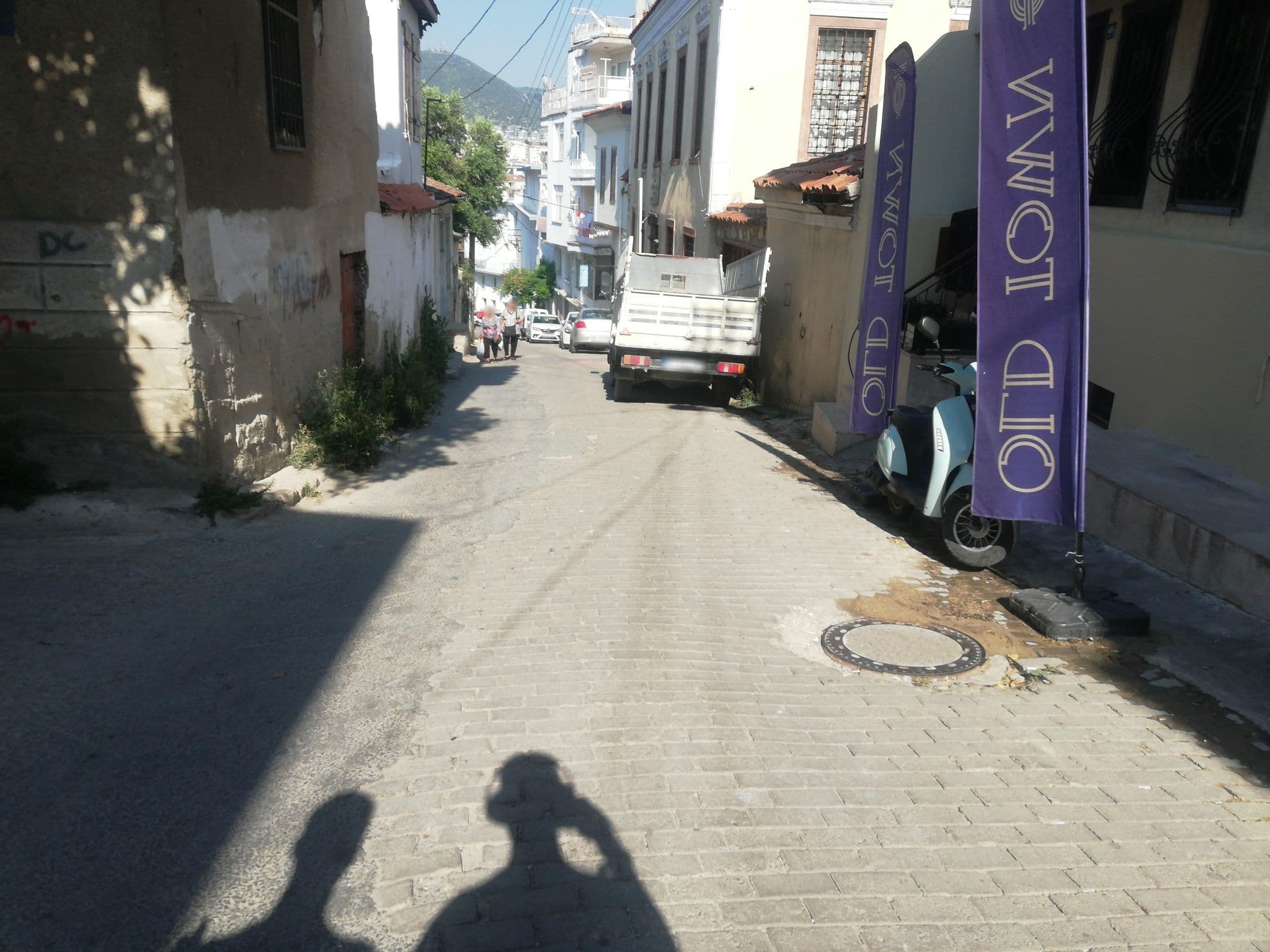 Street view near Sandra's Place, Kuşadası — © iguana (CC BY-SA · Mapillary)