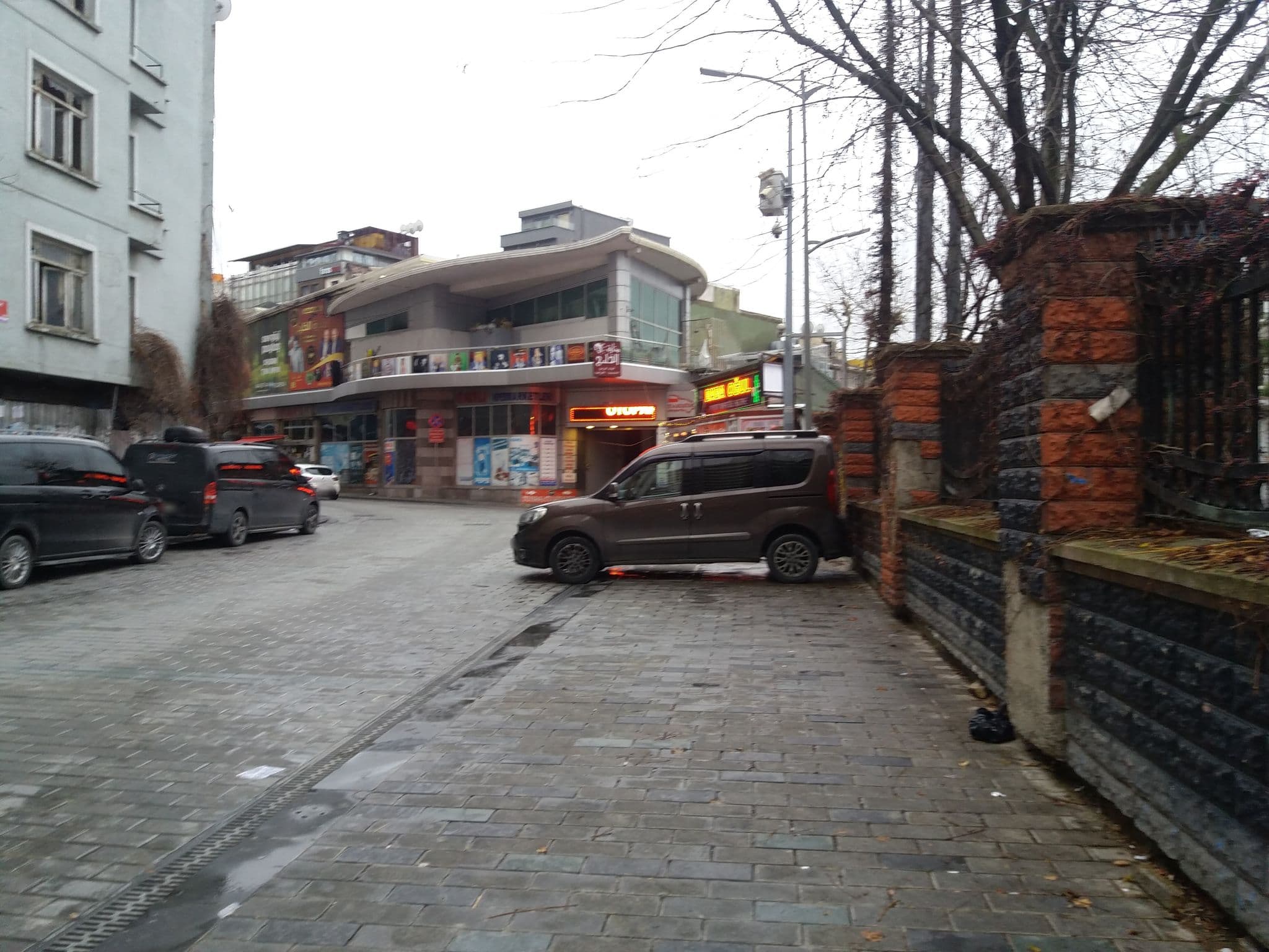 Street view near EA Exclusive Hotel, Şişli