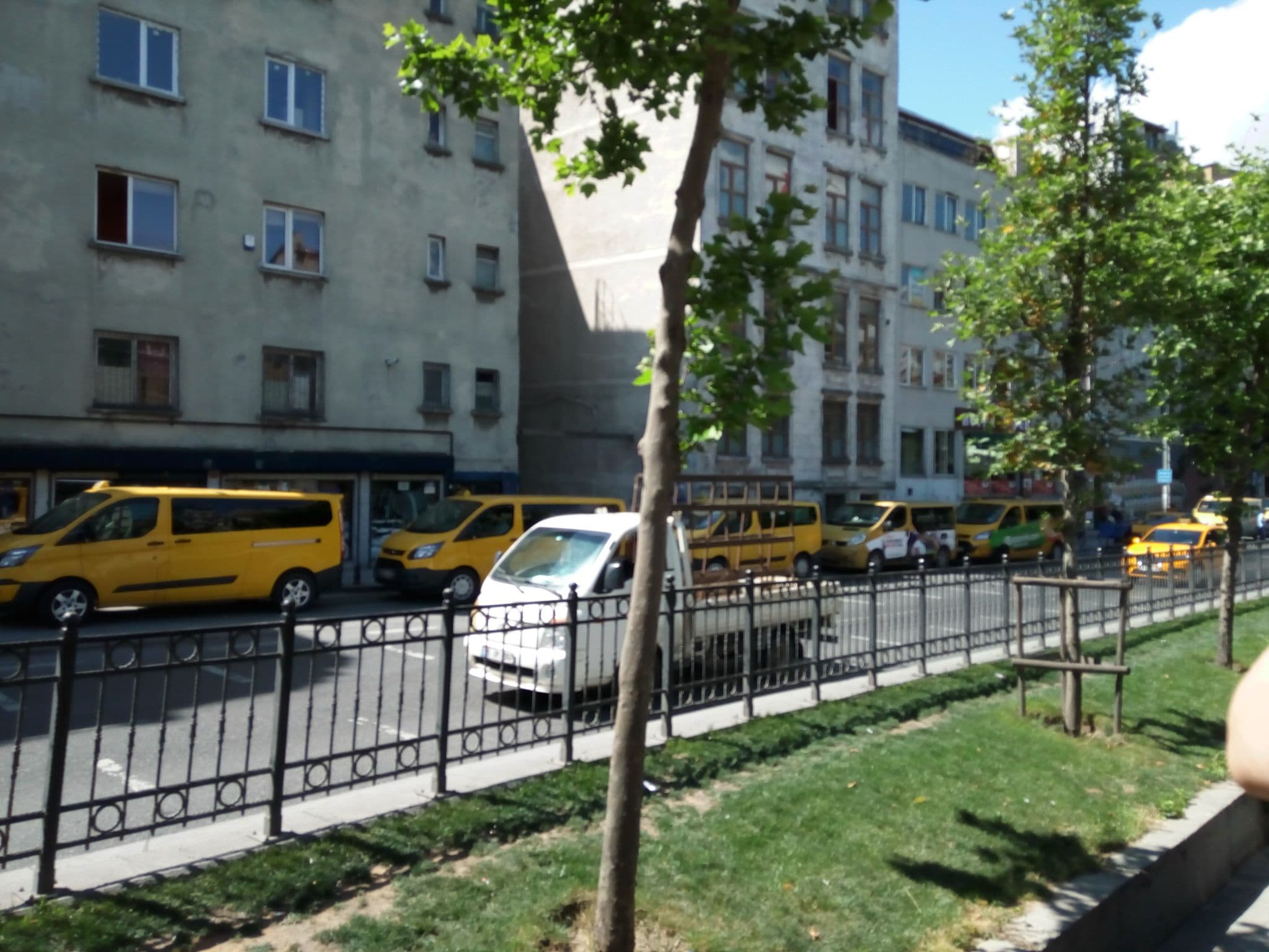 Street view near Taksim Elegance Suites, Eminönü