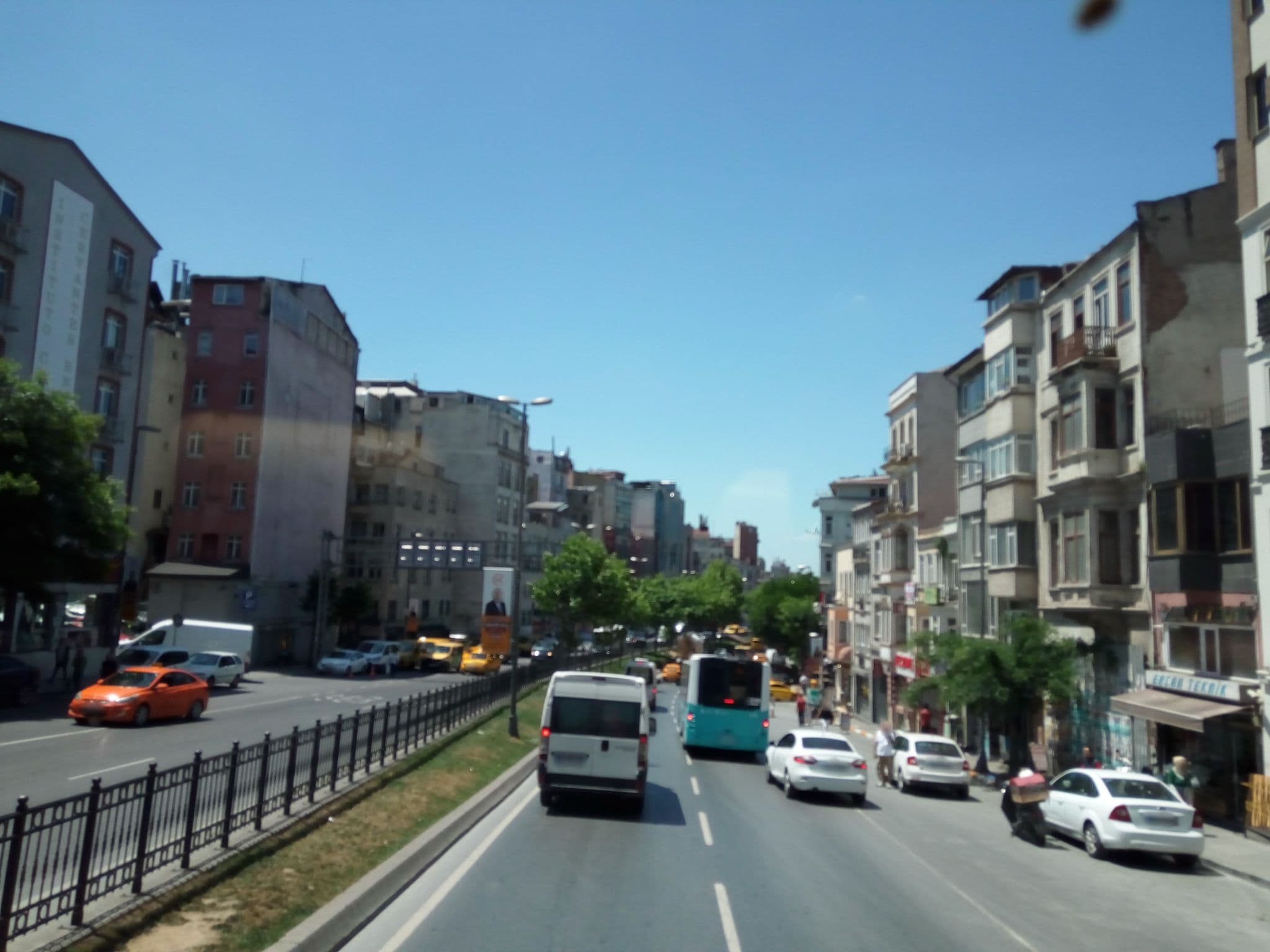 Street view near Dizayn Apart Otel, Eminönü