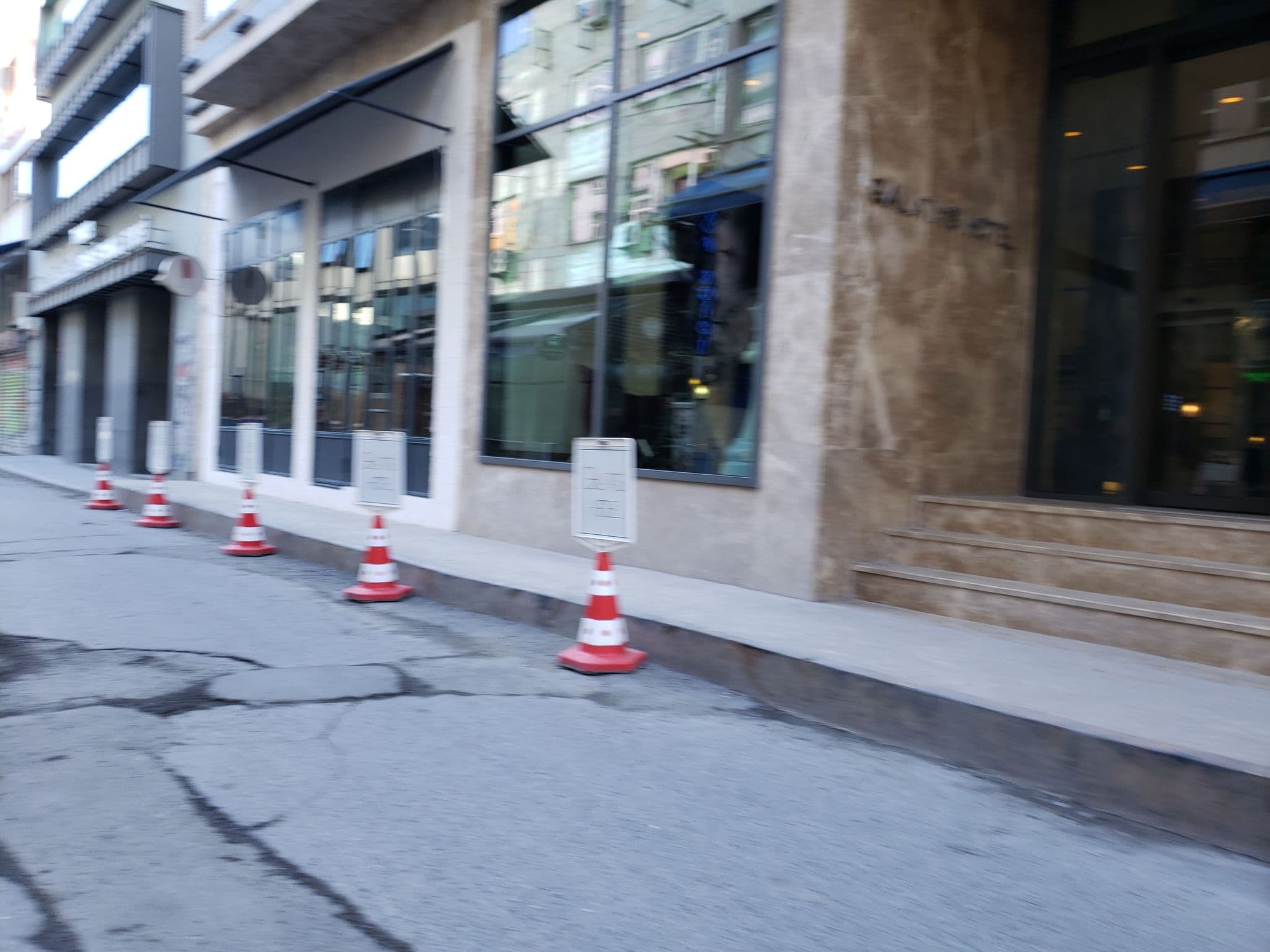 Street view near Galata's Liman Hotel, Eminönü