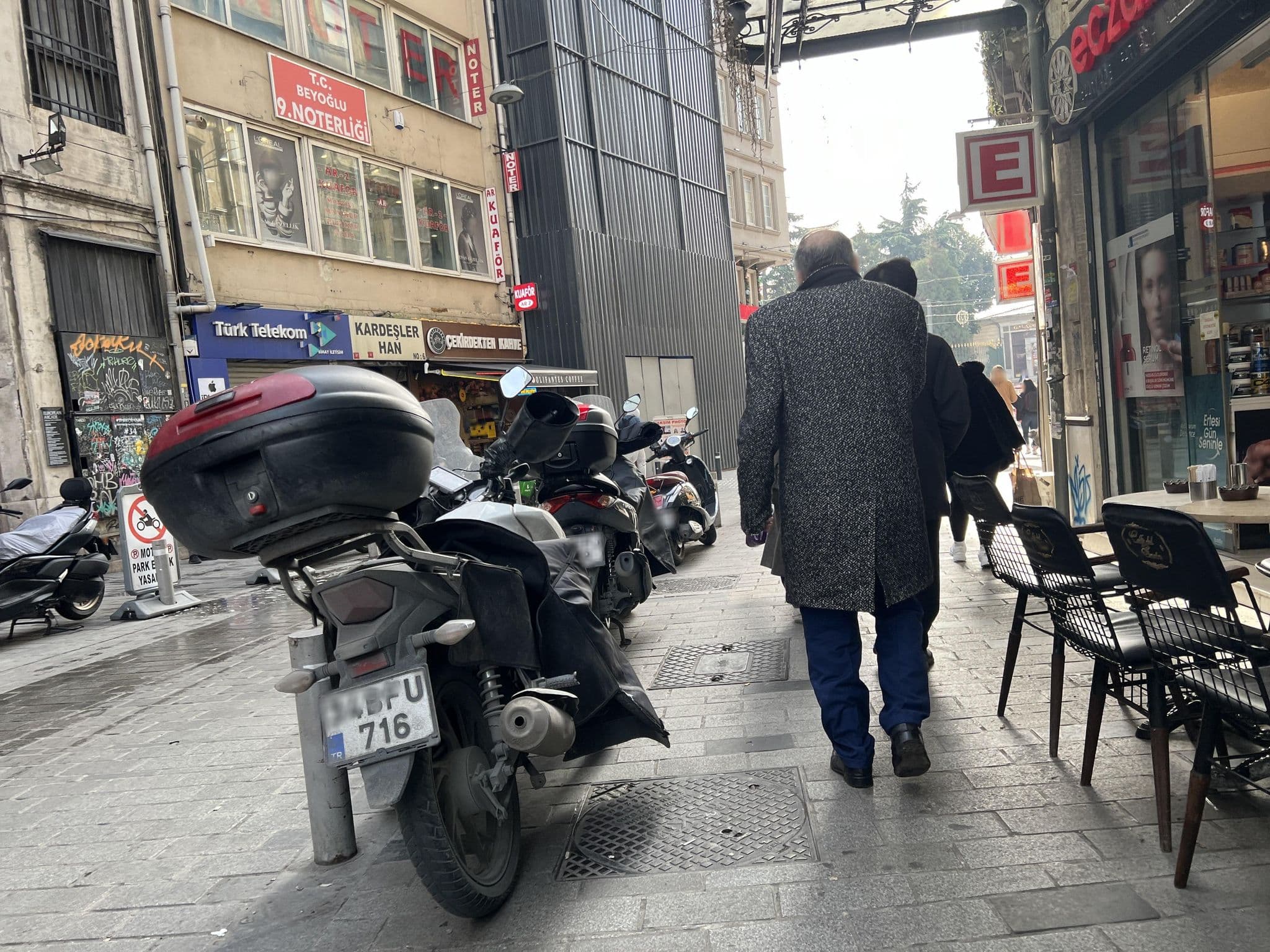 Street view near Pera Parma Hotel, Eminönü — © shogohirasawa (CC BY-SA · Mapillary)