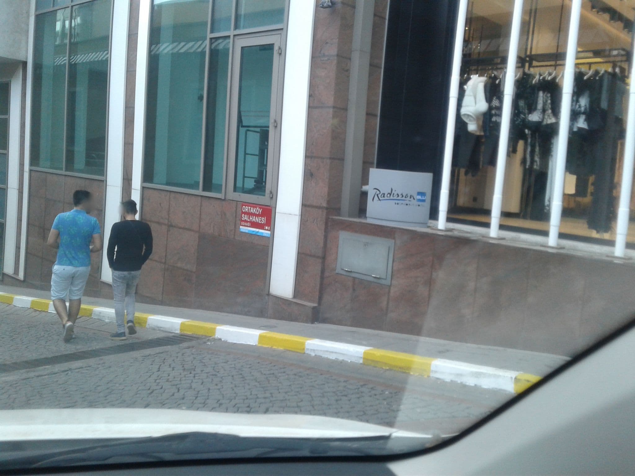 Street view near Radisson Blu, Yıldız — © apmwa (CC BY-SA · Mapillary)