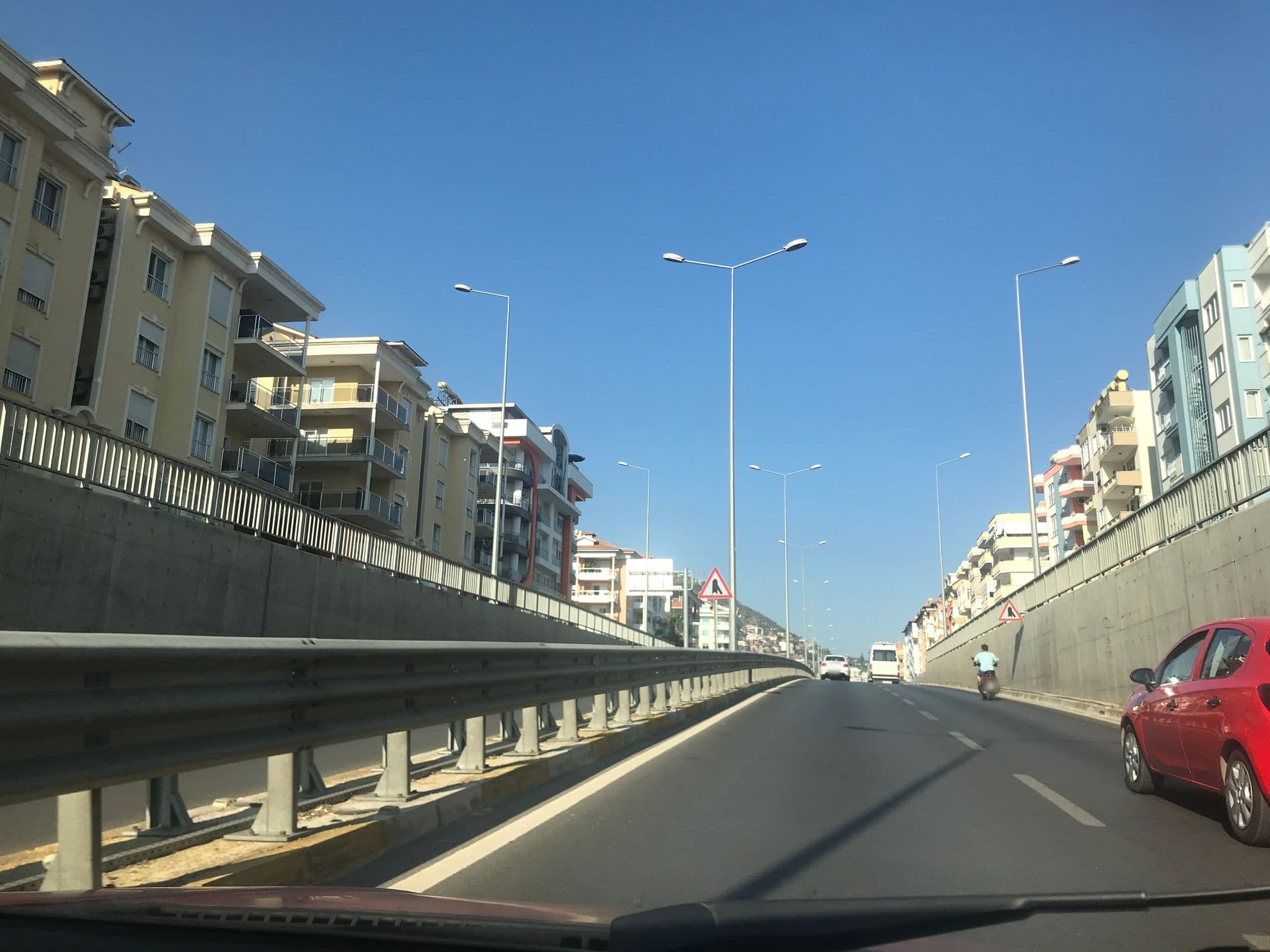 Street view near Ark Apart Otel, Alanya — © alpzsarac (CC BY-SA · Mapillary)
