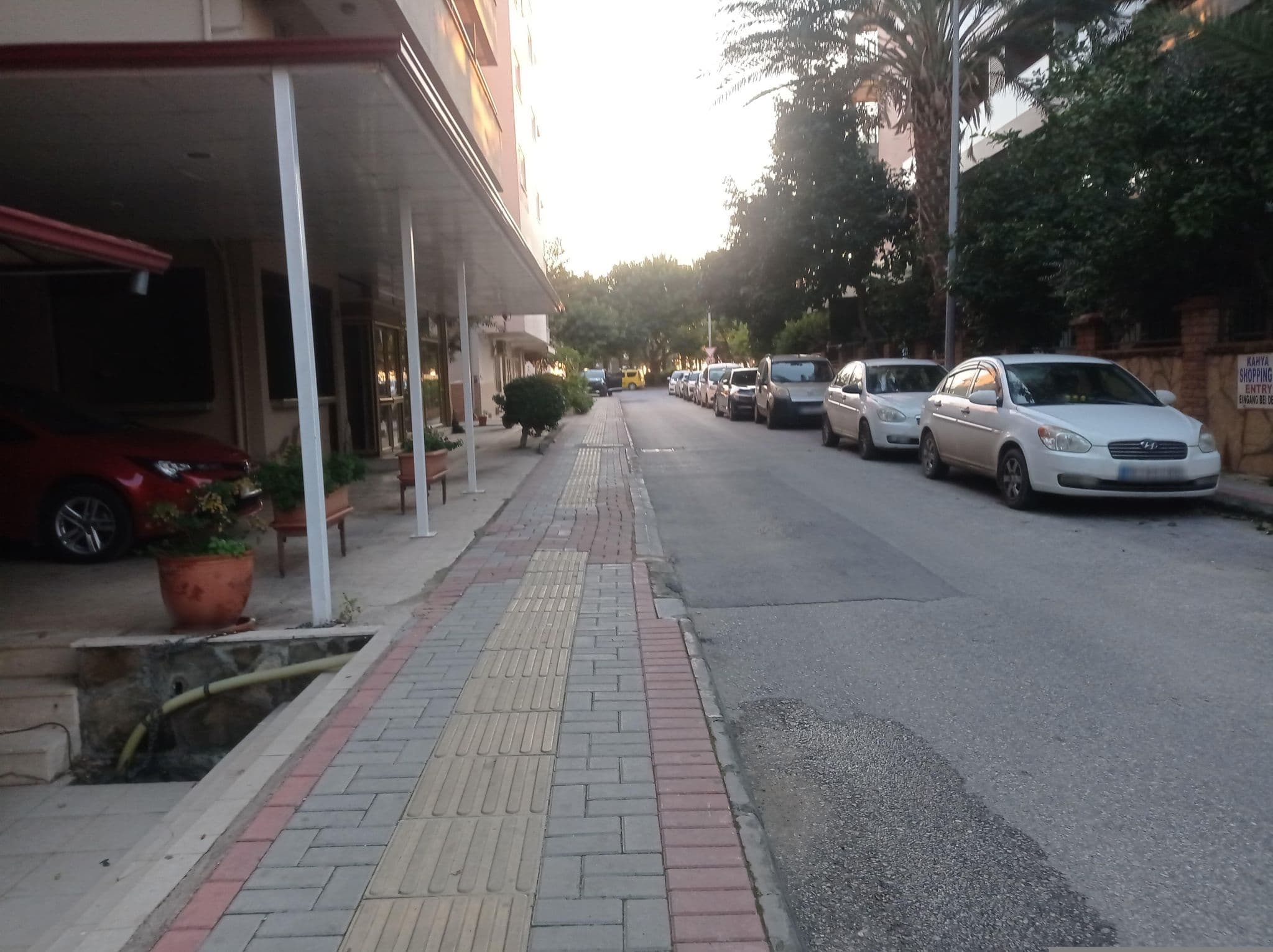 Street view near Otel Kahya, Alanya — © shoorick (CC BY-SA · Mapillary)