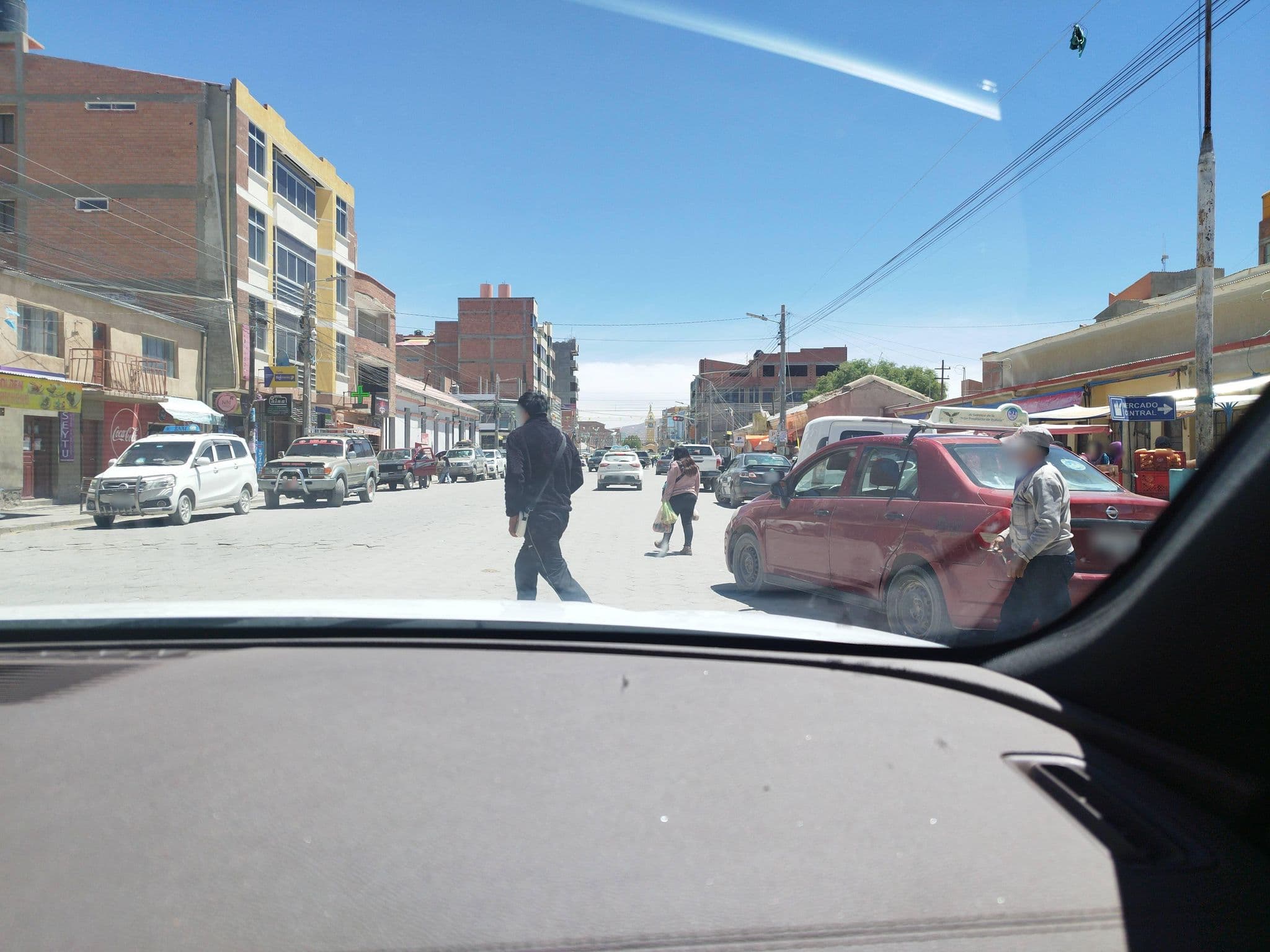 Street view near Hotel Jardines de Uyuni, Uyuni — © rodolfovar (CC BY-SA · Mapillary)
