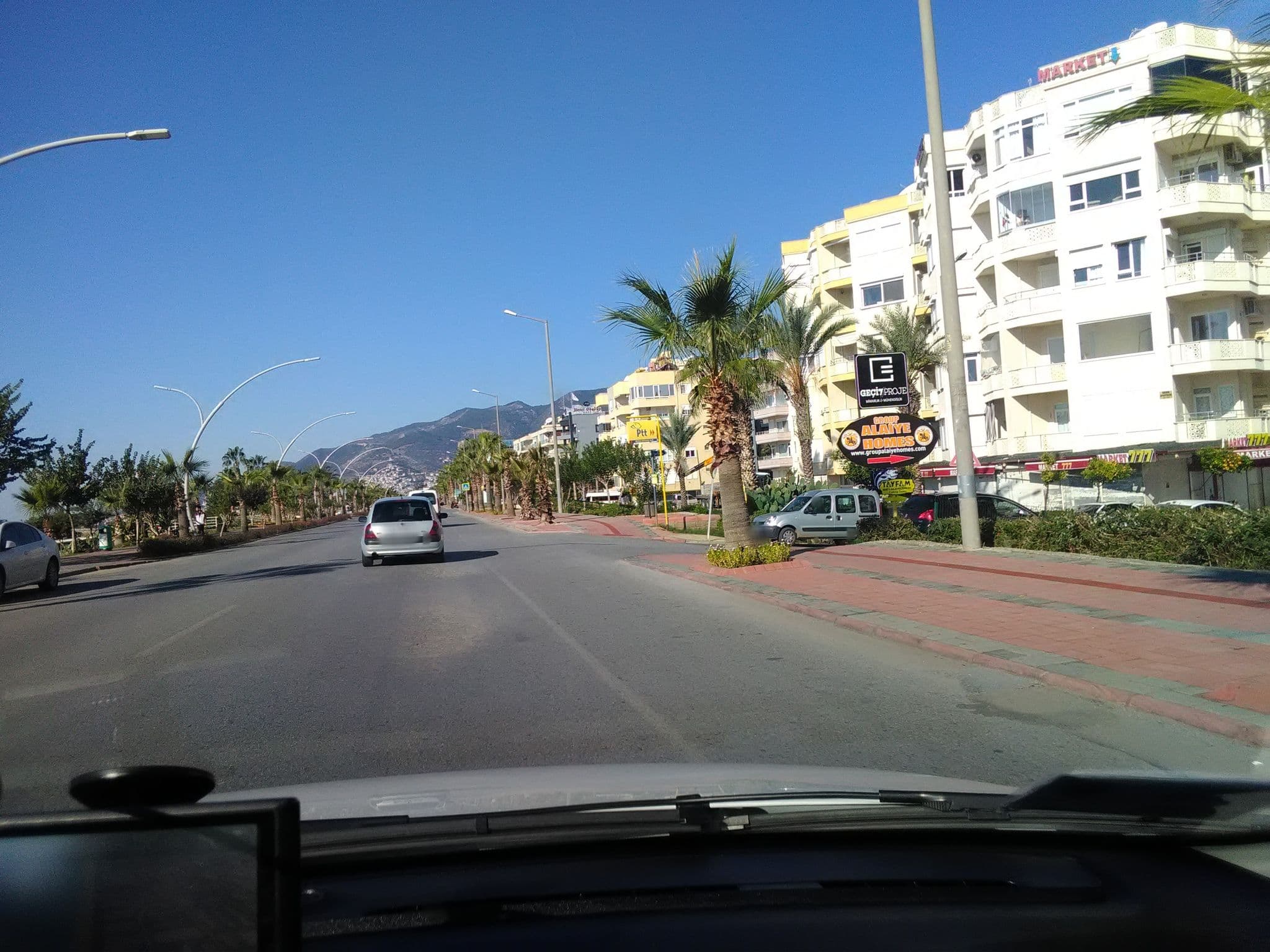 Street view near Bella Bravo, Tosmur — © andershl (CC BY-SA · Mapillary)