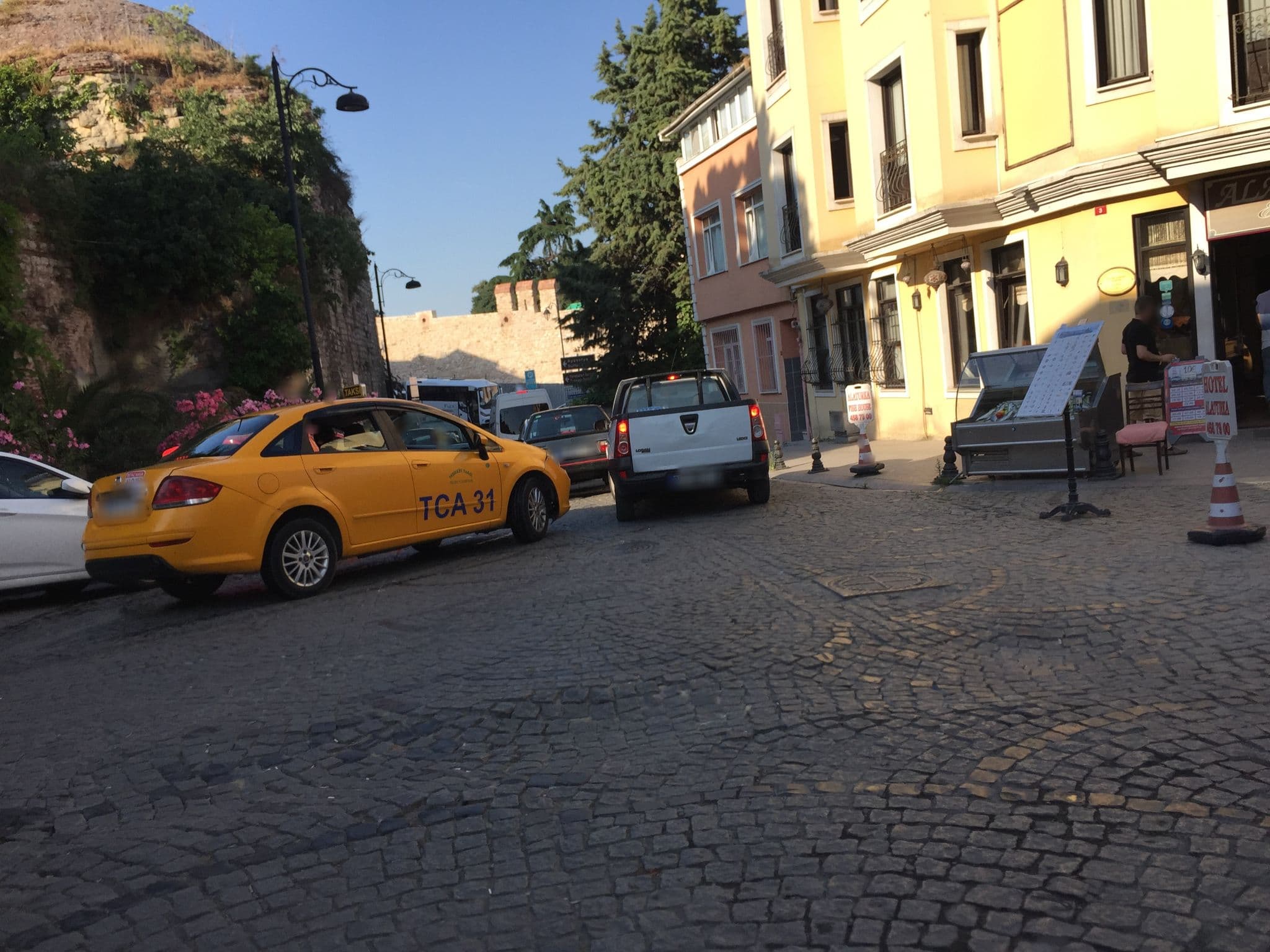 Street view near Empress Zoe, Sultanahmet — © sessiznotalar (CC BY-SA · Mapillary)