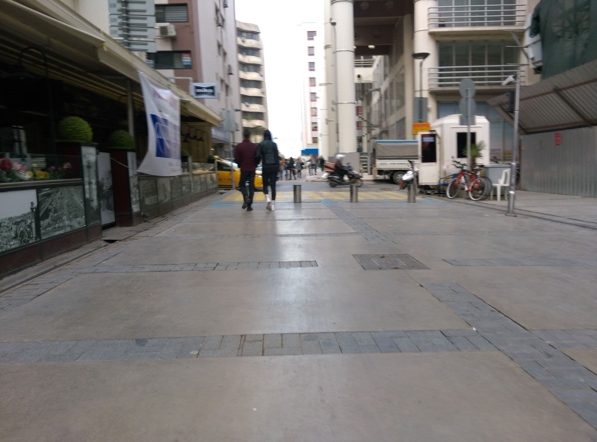 Street view near Hay Hotel Alsancak, İzmir — © bebs (CC BY-SA · Mapillary)