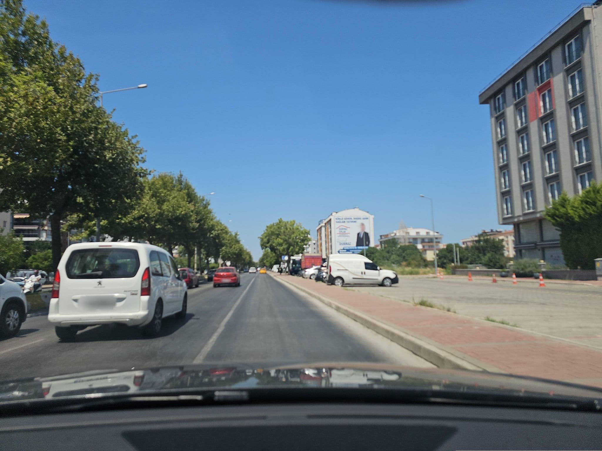 Street view near City Otel, Çanakkale — © observer17 (CC BY-SA · Mapillary)
