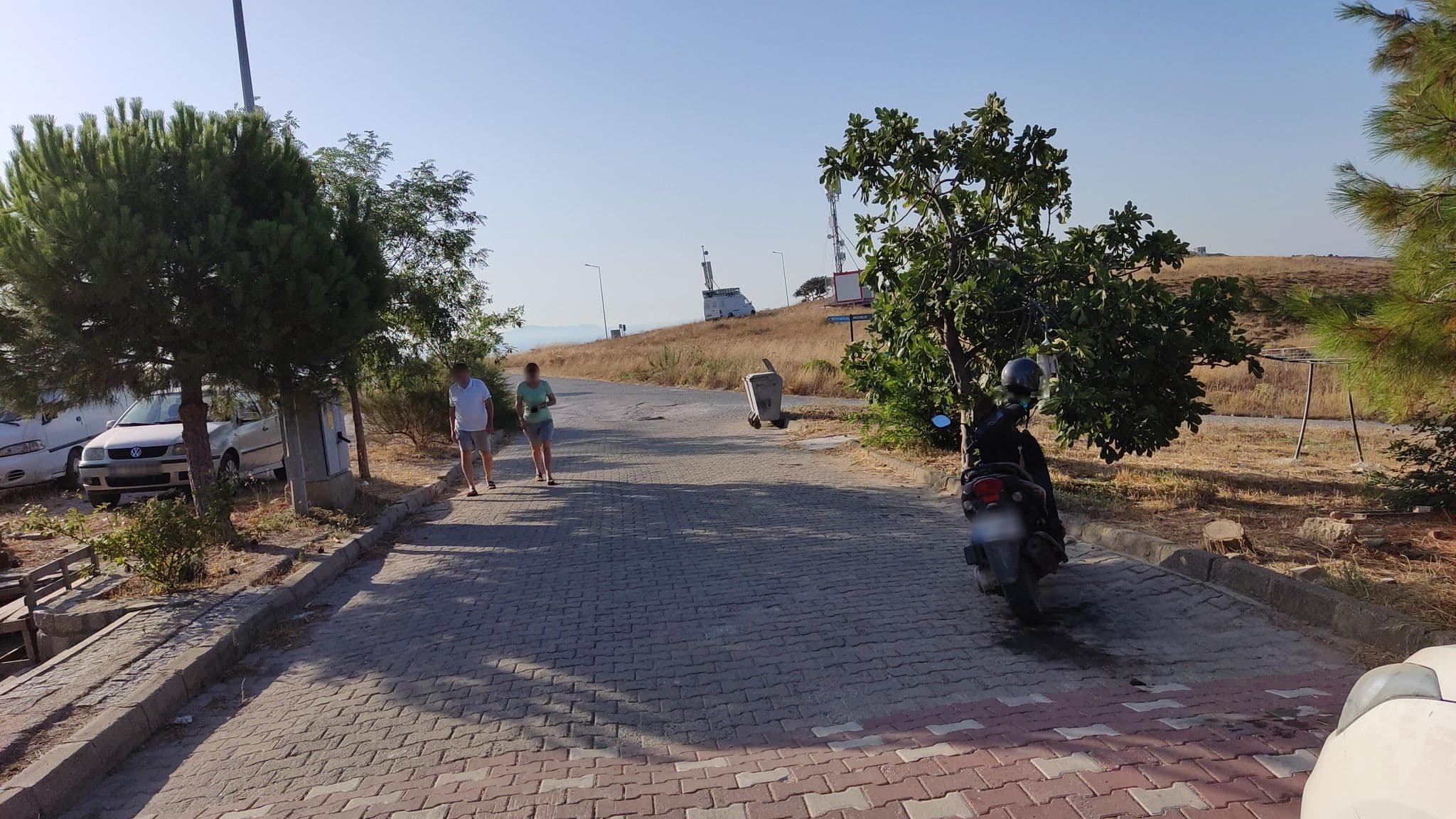Street view near Belediye Lojmanları, Bozcaada — © orkut (CC BY-SA · Mapillary)