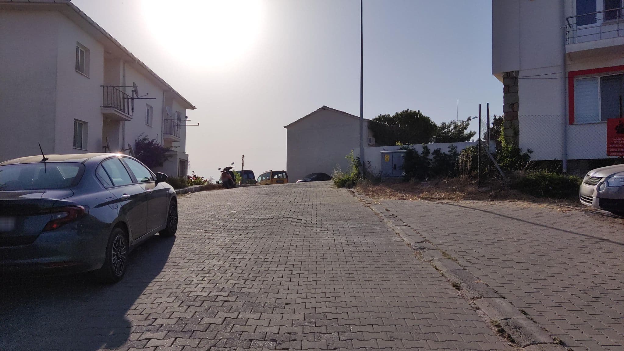 Street view near Belediye Lojmanları, Bozcaada — © orkut (CC BY-SA · Mapillary)