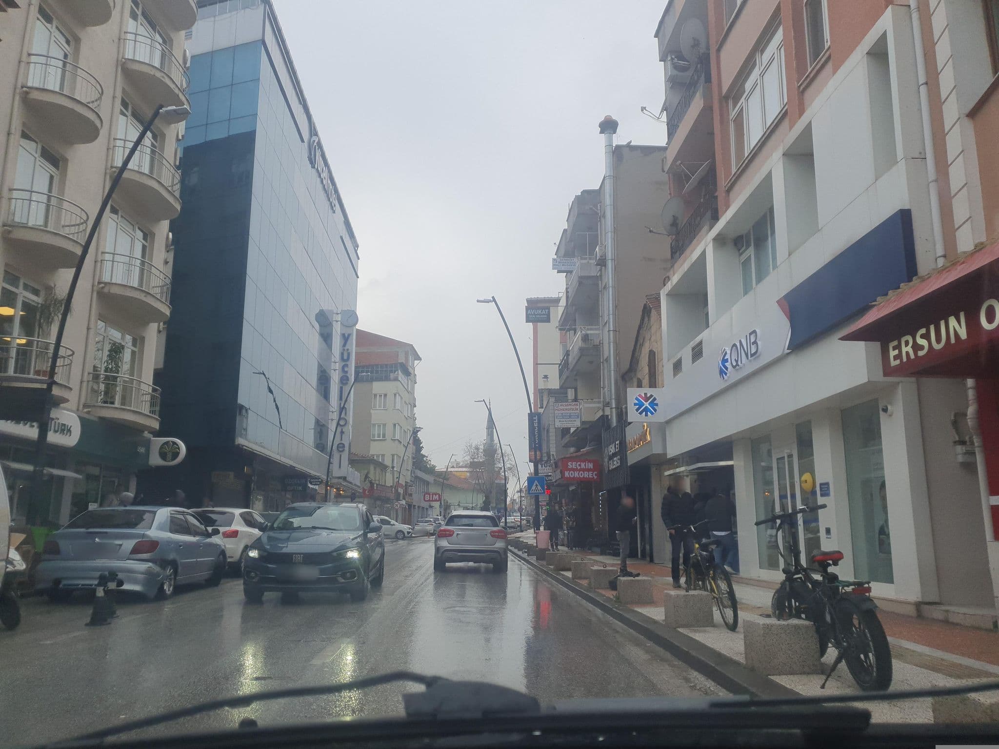 Street view near Çakabey Otel, Uşak — © VoSToK (CC BY-SA · Mapillary)