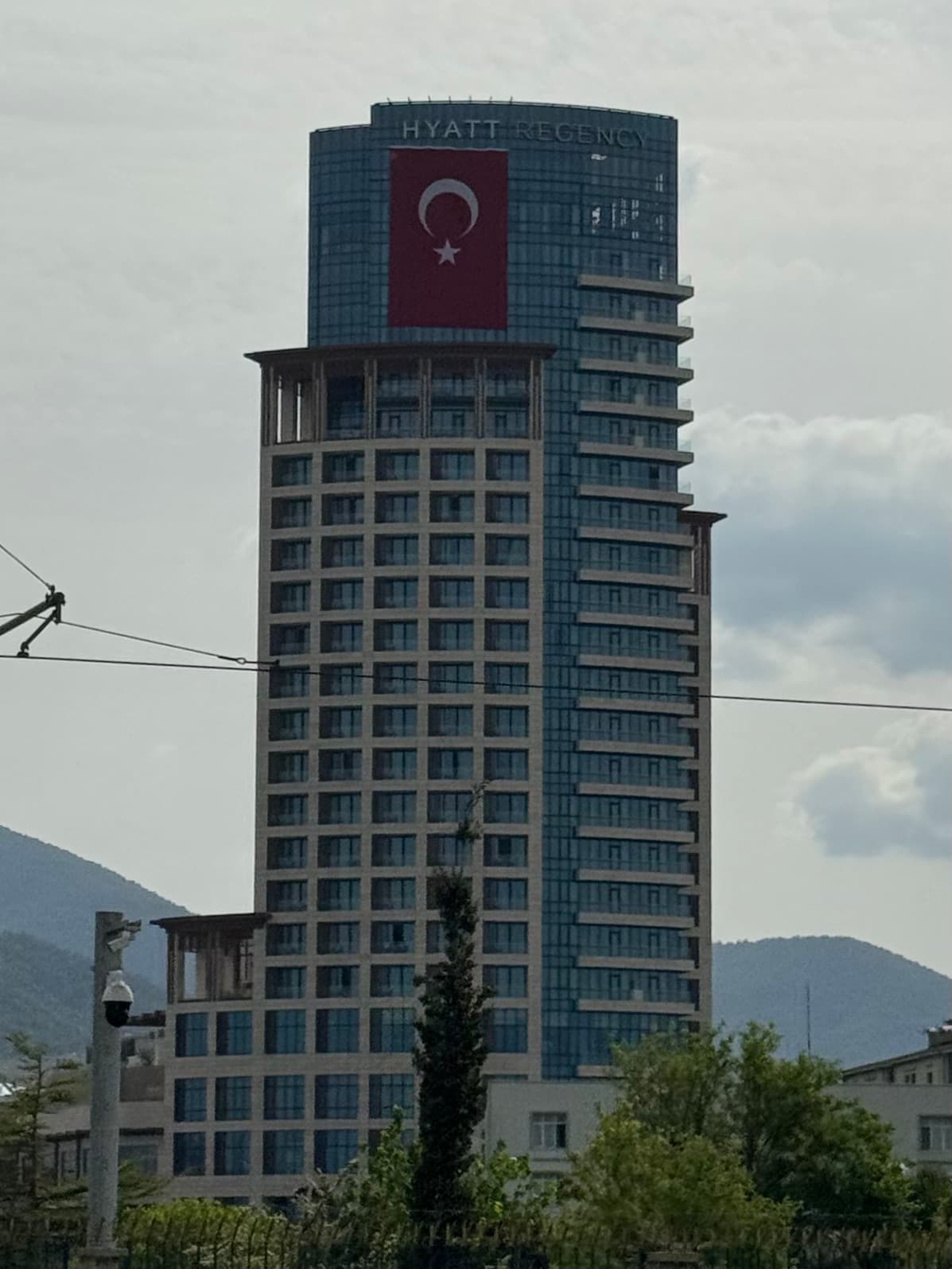 Grand Hyatt İzmir İstinyePark (via Wikimedia Commons, CC BY-SA 4.0)
