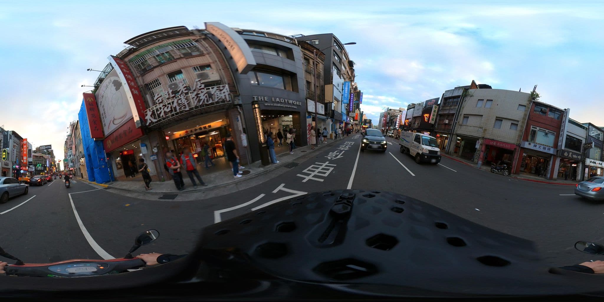 Street view near 璞麗hotel, Taipei — © irvinfly (CC BY-SA · Mapillary)