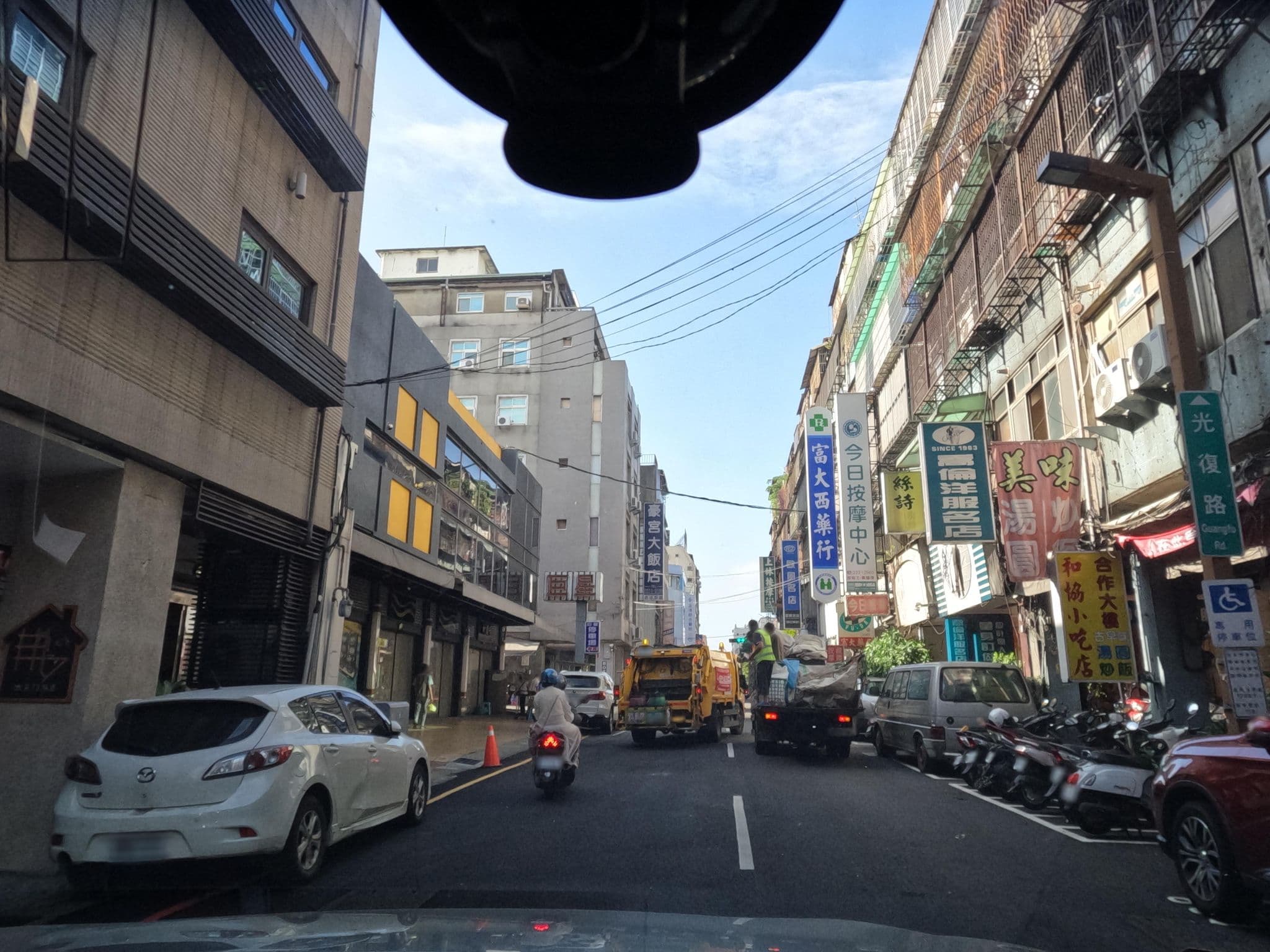 Street view near 微笑73旅店, Taichung — © littlebtc (CC BY-SA · Mapillary)
