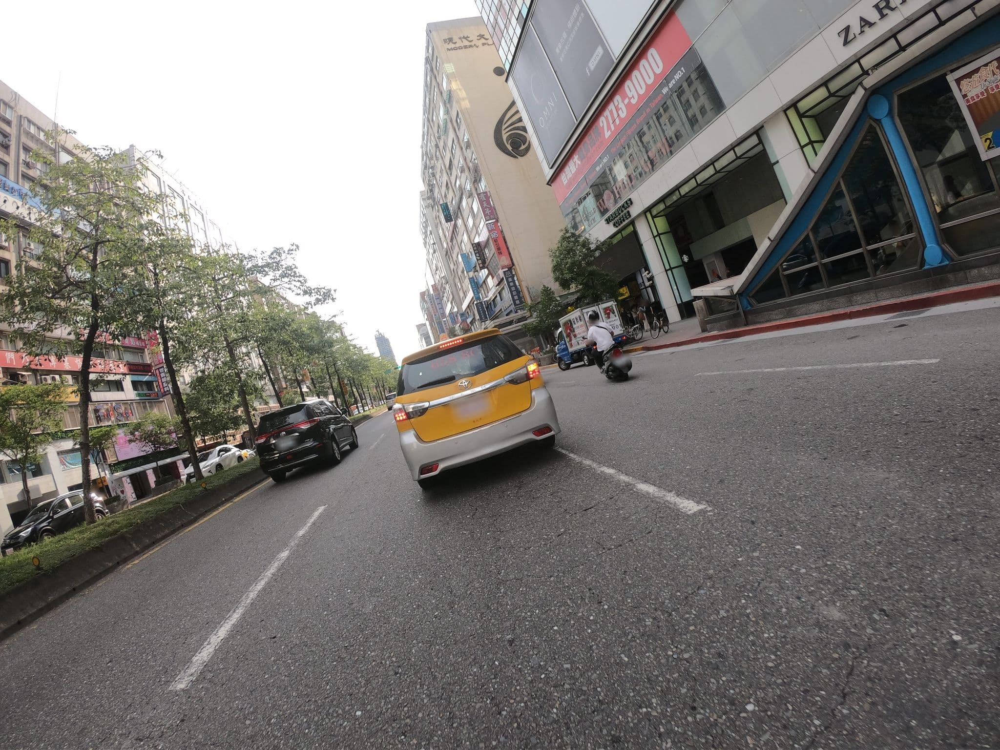 Street view near 有統Hotel, Taipei — © heretpe2019 (CC BY-SA · Mapillary)