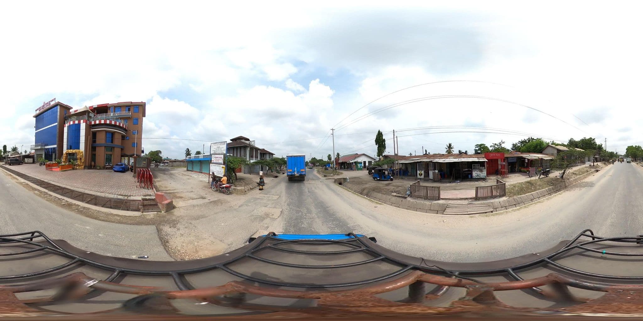 Street view near Kiweli Inn, Magomeni