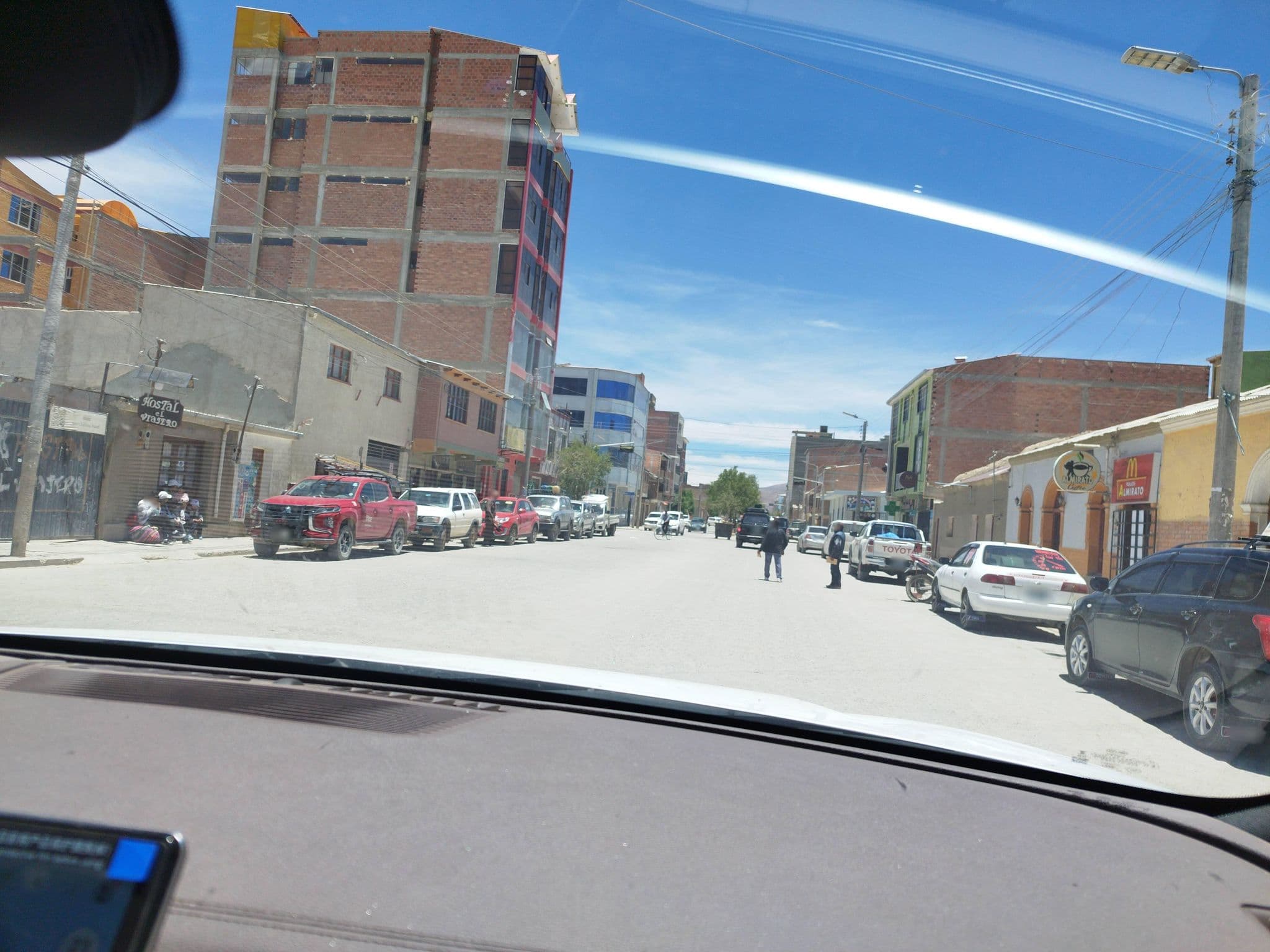 Street view near El Viajero, Uyuni — © rodolfovar (CC BY-SA · Mapillary)
