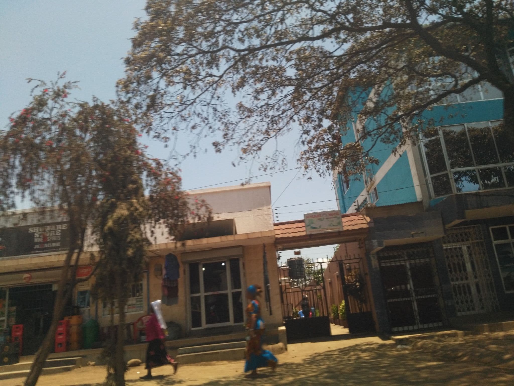 Street view near Karoleni Magharibi, Arusha