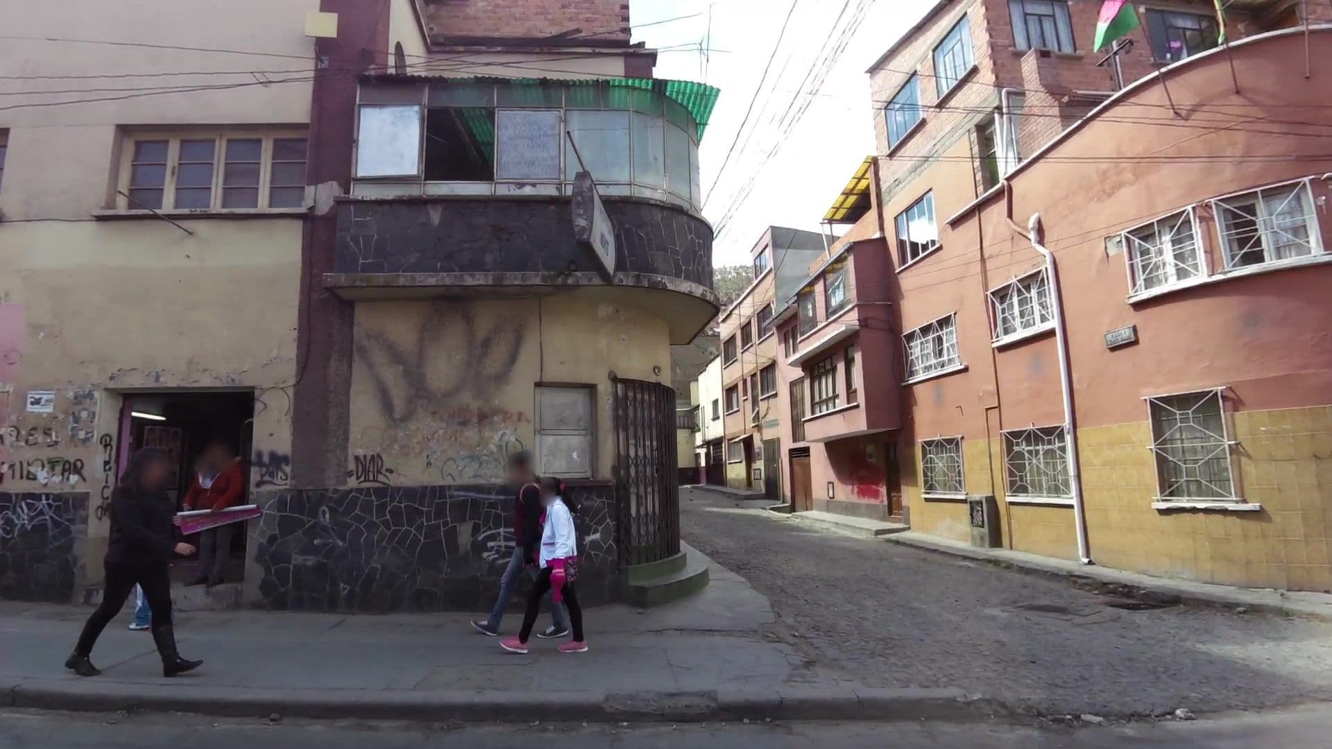 Street view near Armentia, La Paz