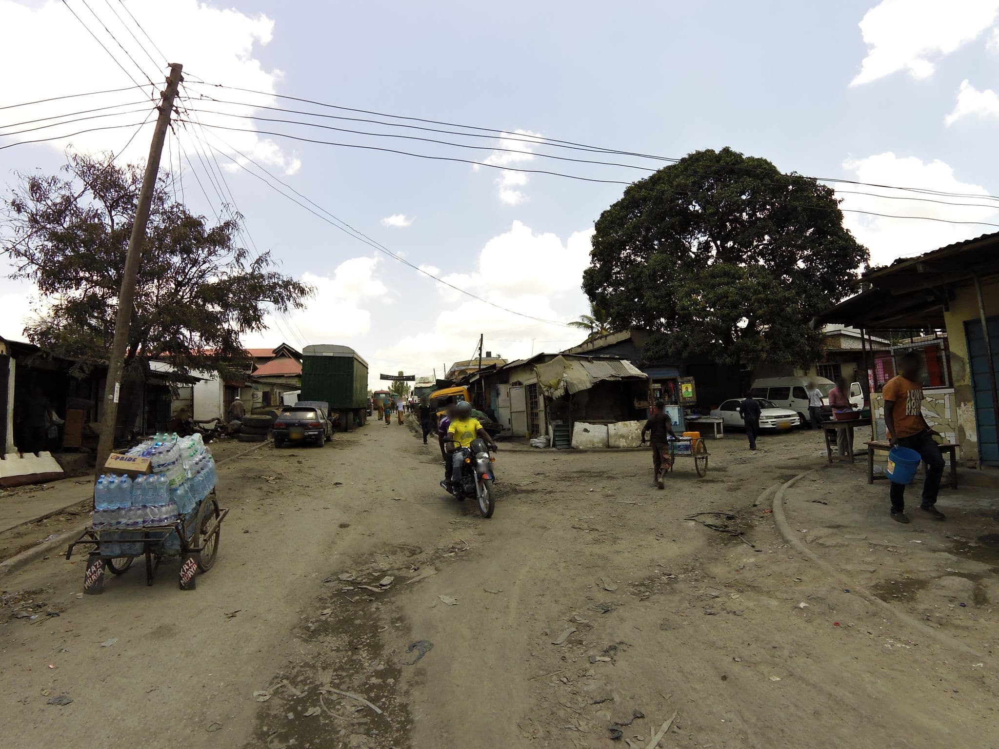 Street view near MO PAK centre, Dar es Salaam