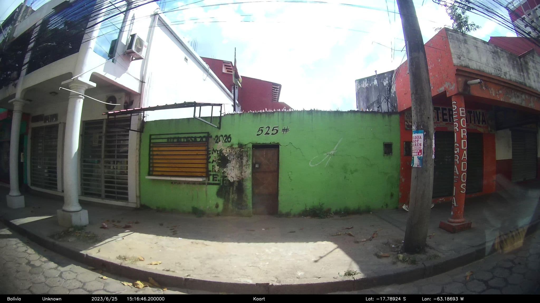 Street view near Hostal el Turista, Santa Cruz de la Sierra