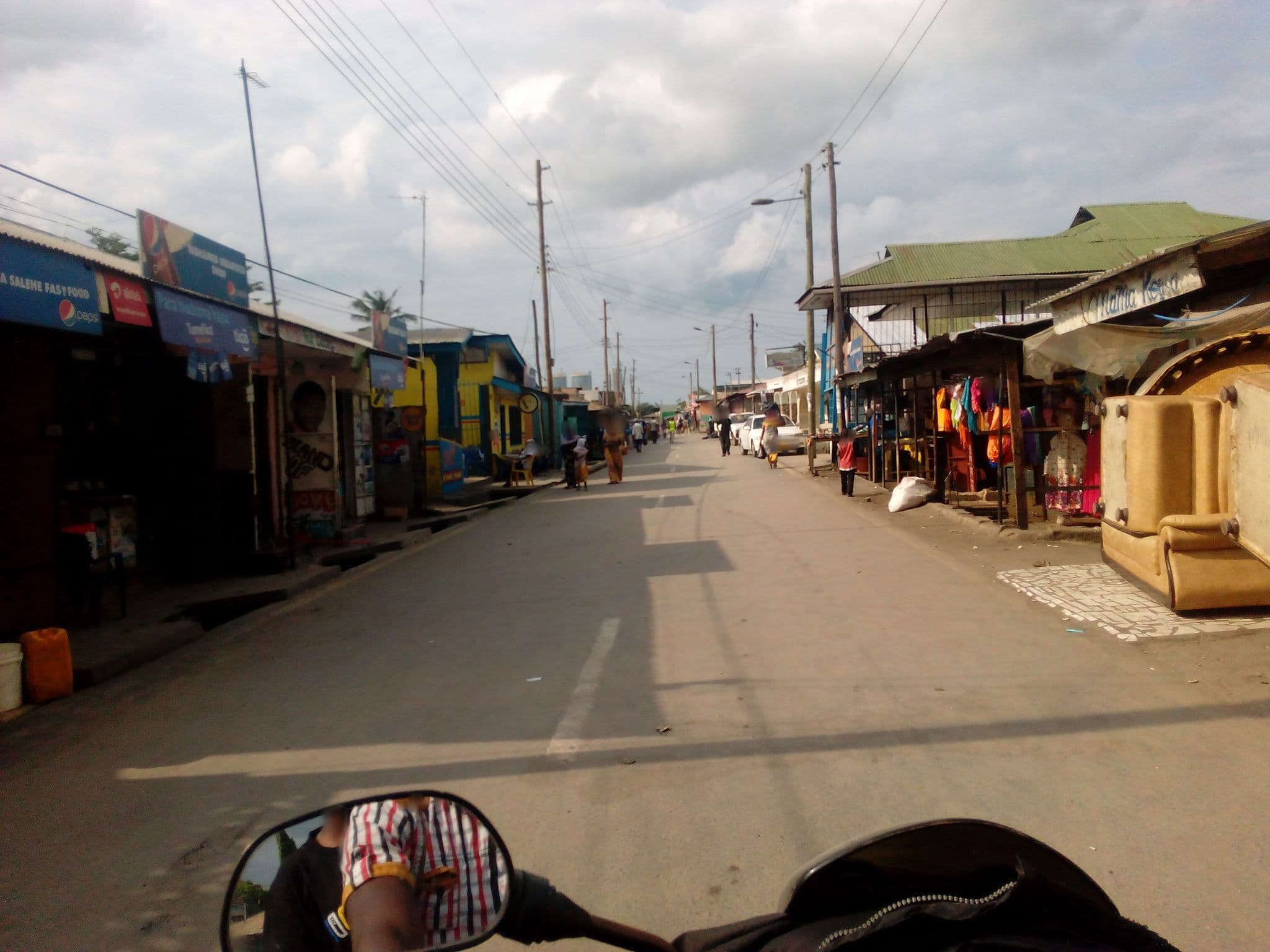 Street view near Jitegemee Lodge, Dar es Salaam