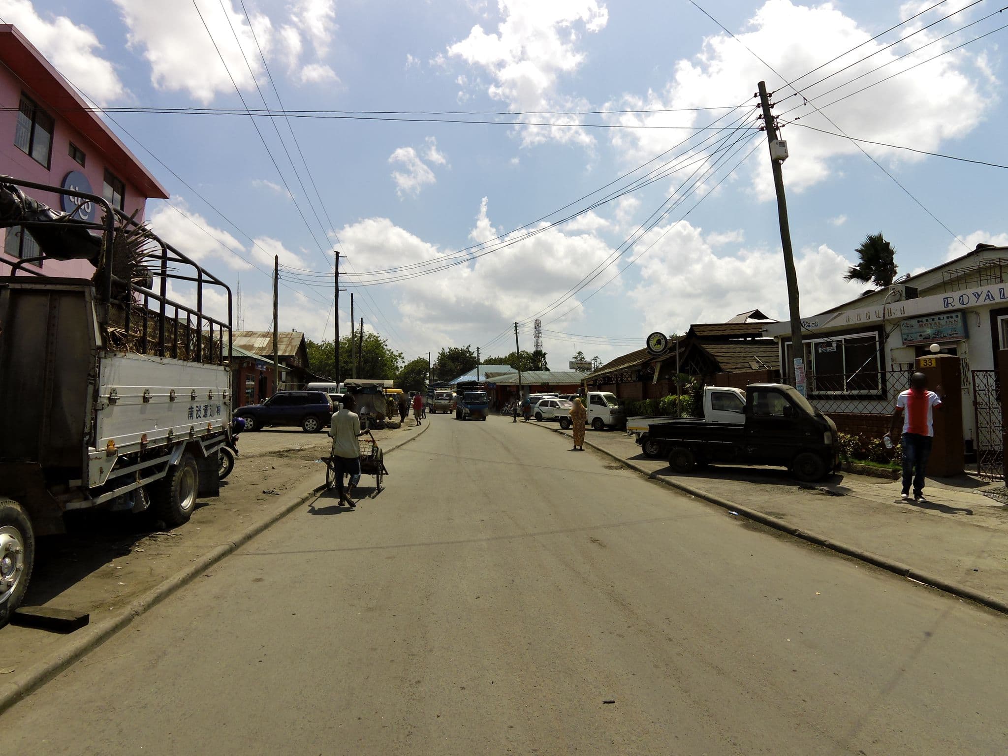 Street view near Kituri Royal Inn Lodge, Dar es Salaam