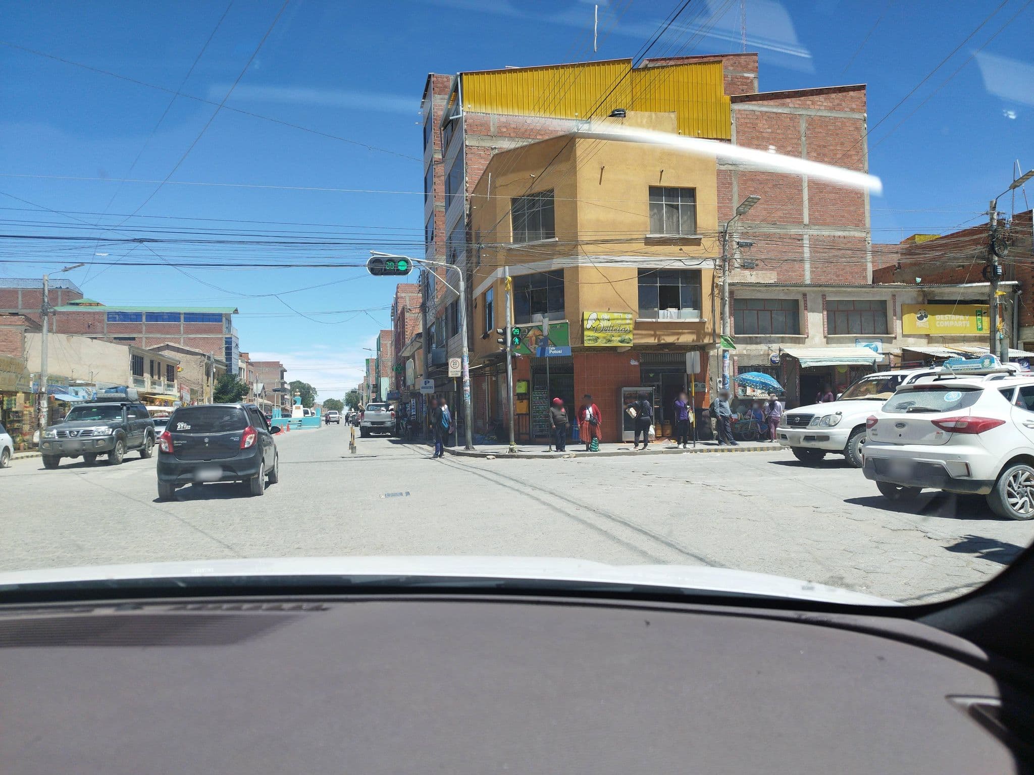 Street view near Hotel Kutimuy, Uyuni — © rodolfovar (CC BY-SA · Mapillary)